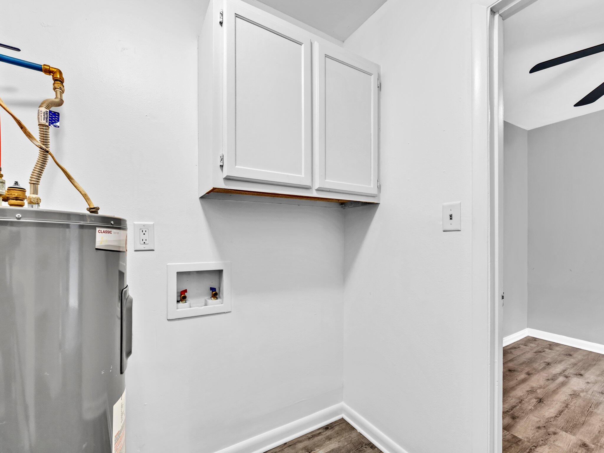 VALPARAISO PINECREST 2 - Residential Lease