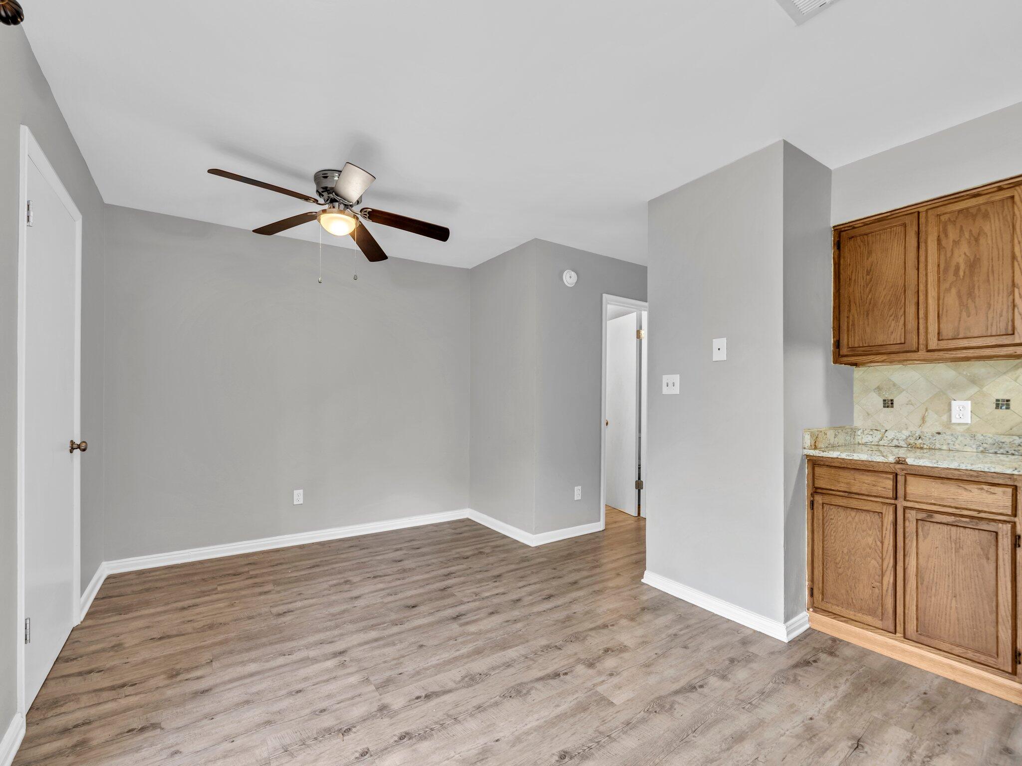 VALPARAISO PINECREST 2 - Residential Lease