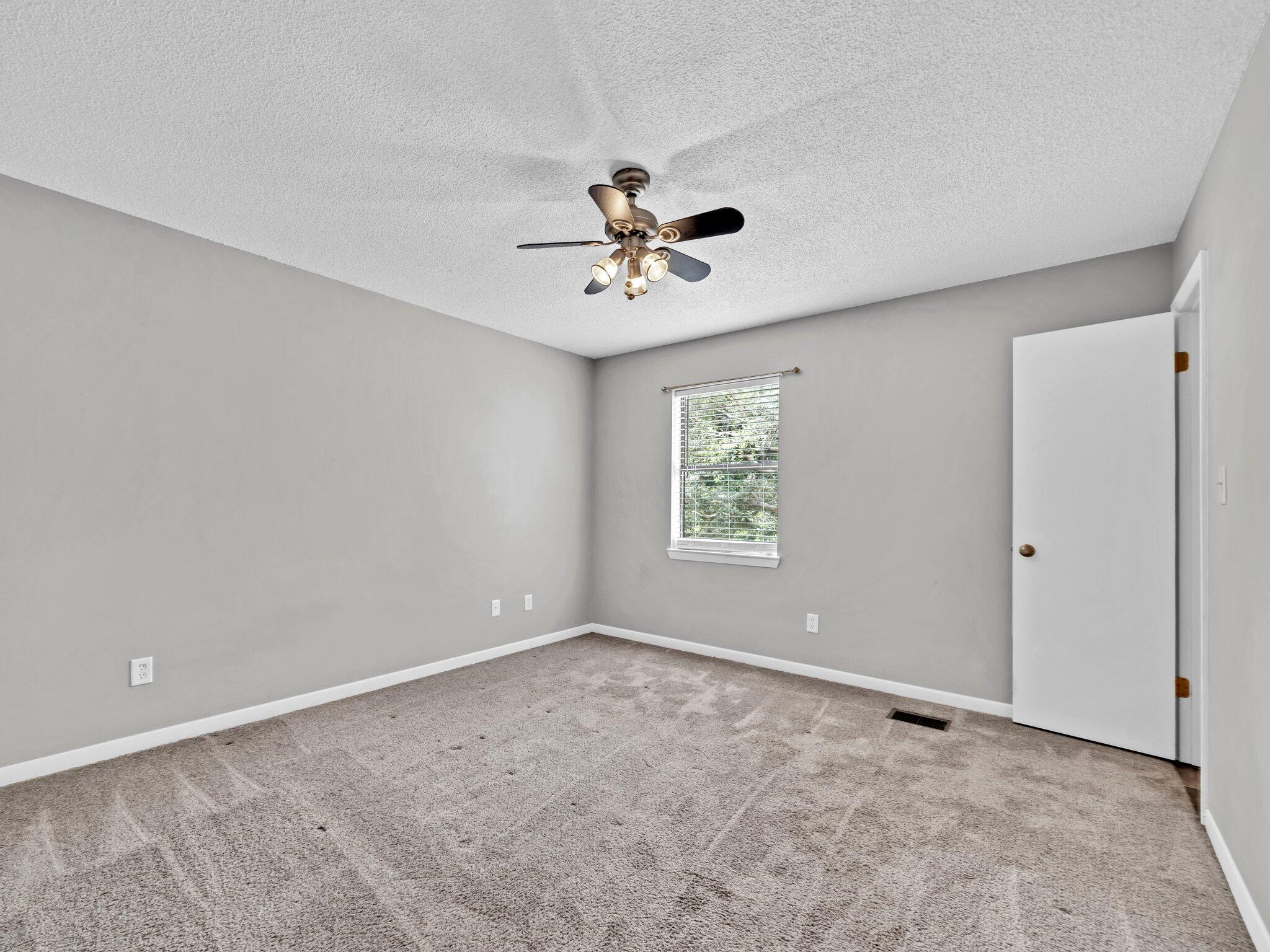 VALPARAISO PINECREST 2 - Residential Lease