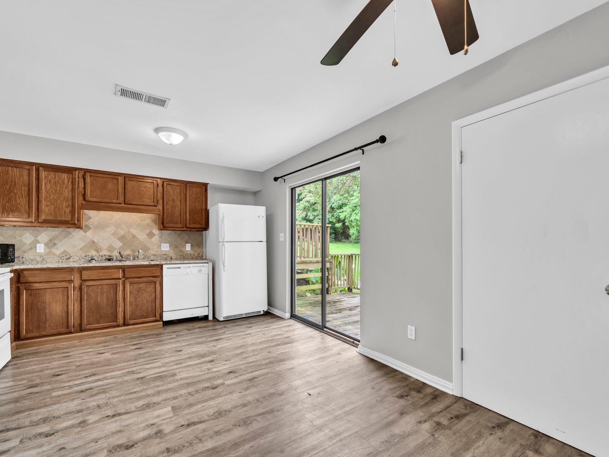 VALPARAISO PINECREST 2 - Residential Lease