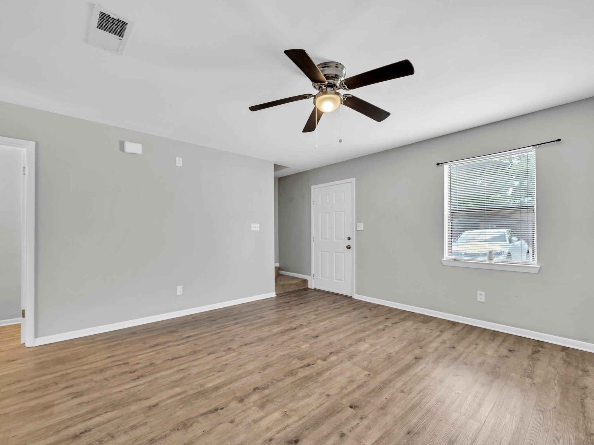 VALPARAISO PINECREST 2 - Residential Lease