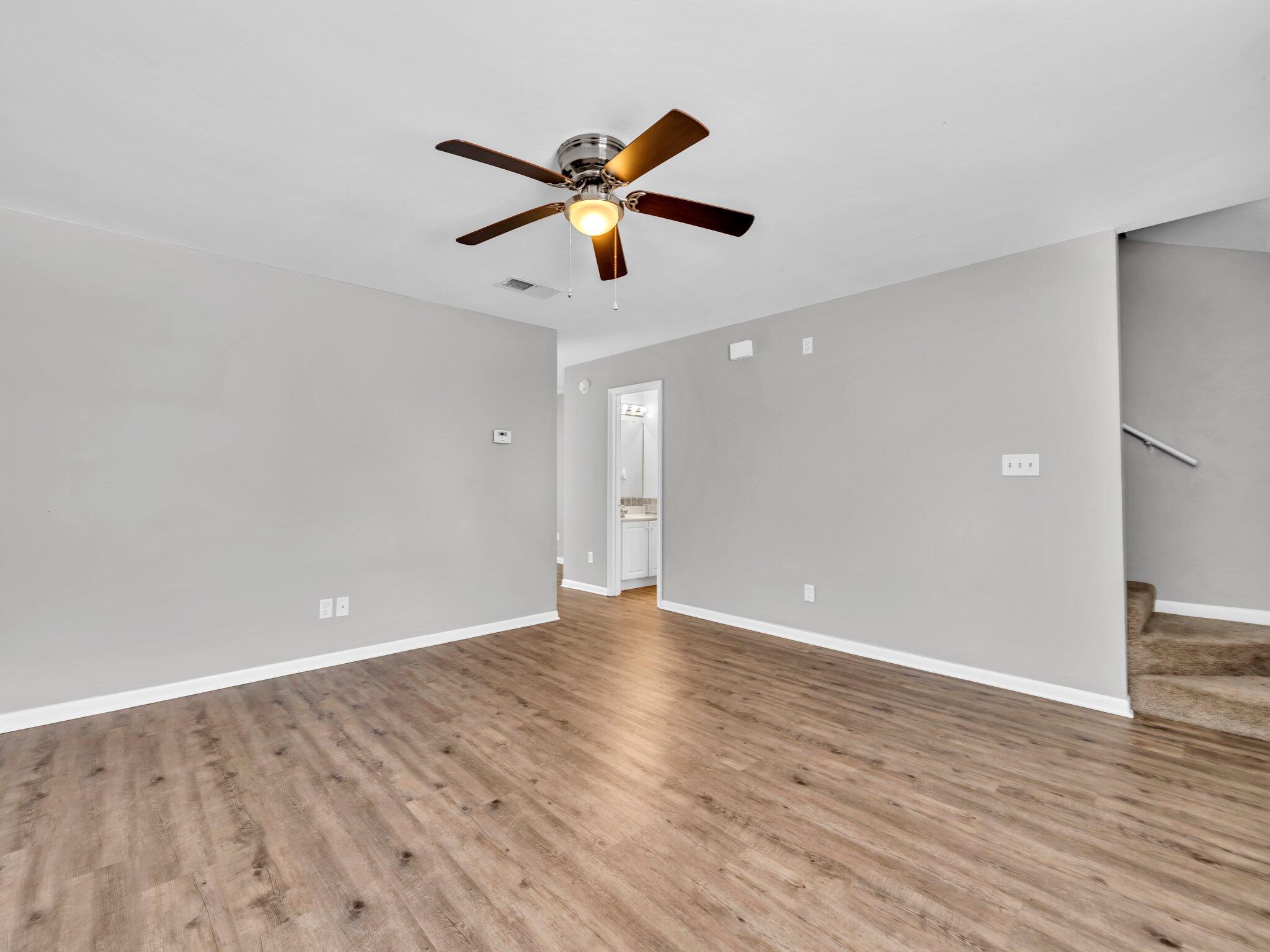 VALPARAISO PINECREST 2 - Residential Lease