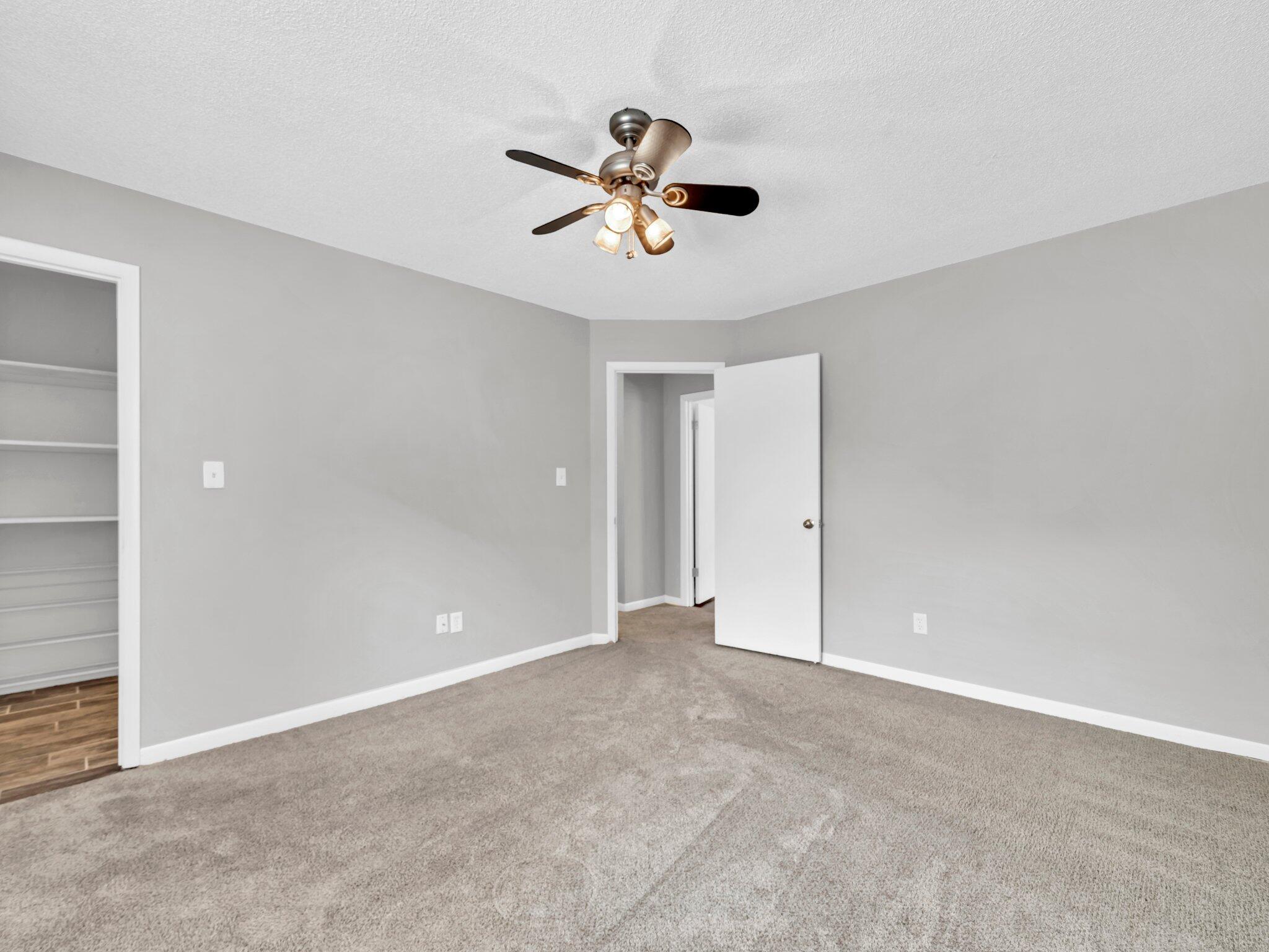 VALPARAISO PINECREST 2 - Residential Lease