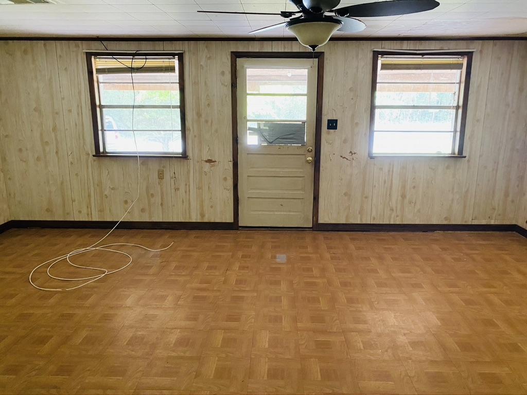 MORRIS ADDN TO CRESTVIEW - Residential