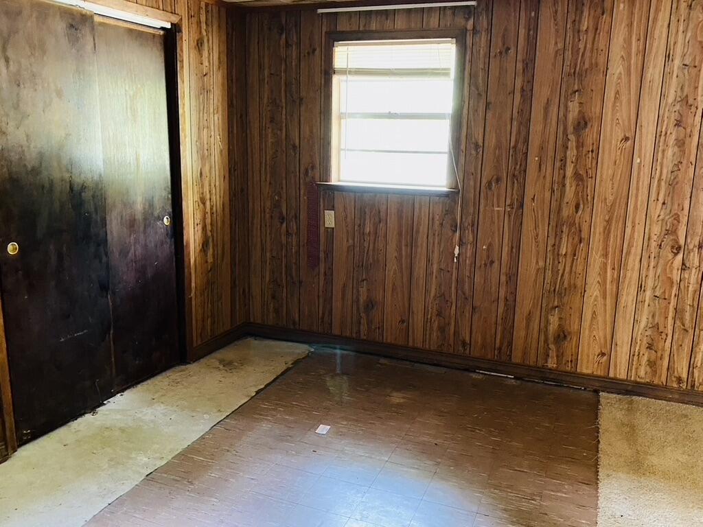 MORRIS ADDN TO CRESTVIEW - Residential