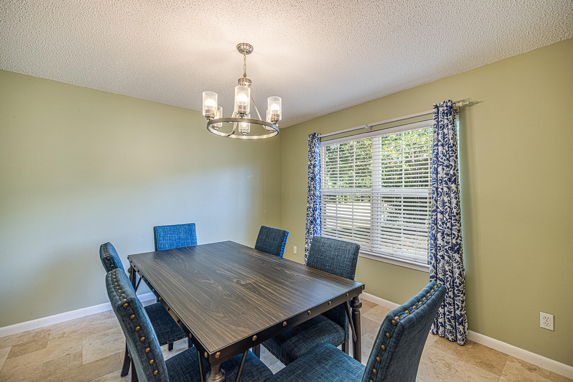 COUNTRYVIEW ESTATES 8TH ADDN - Residential