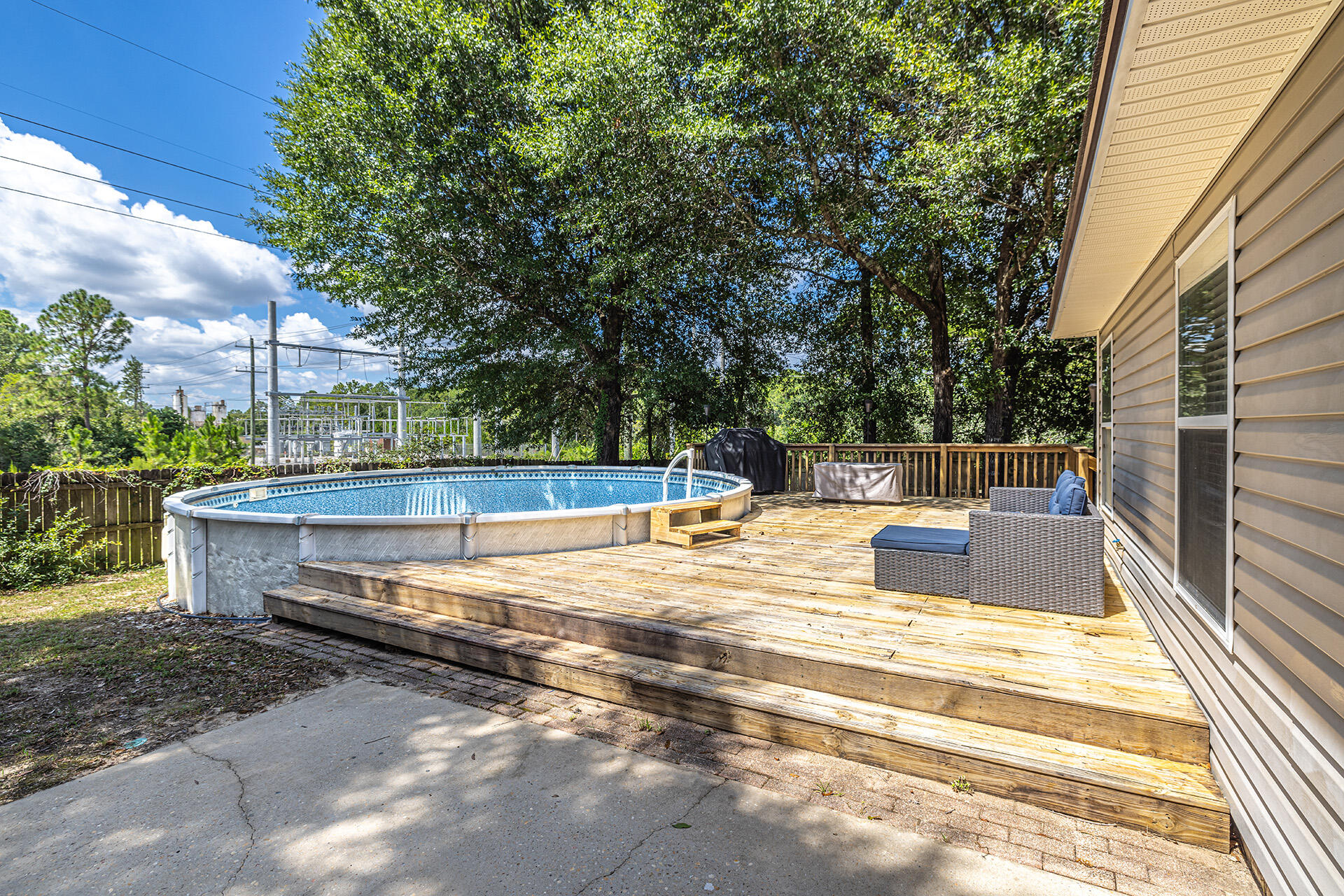 COUNTRYVIEW ESTATES 8TH ADDN - Residential