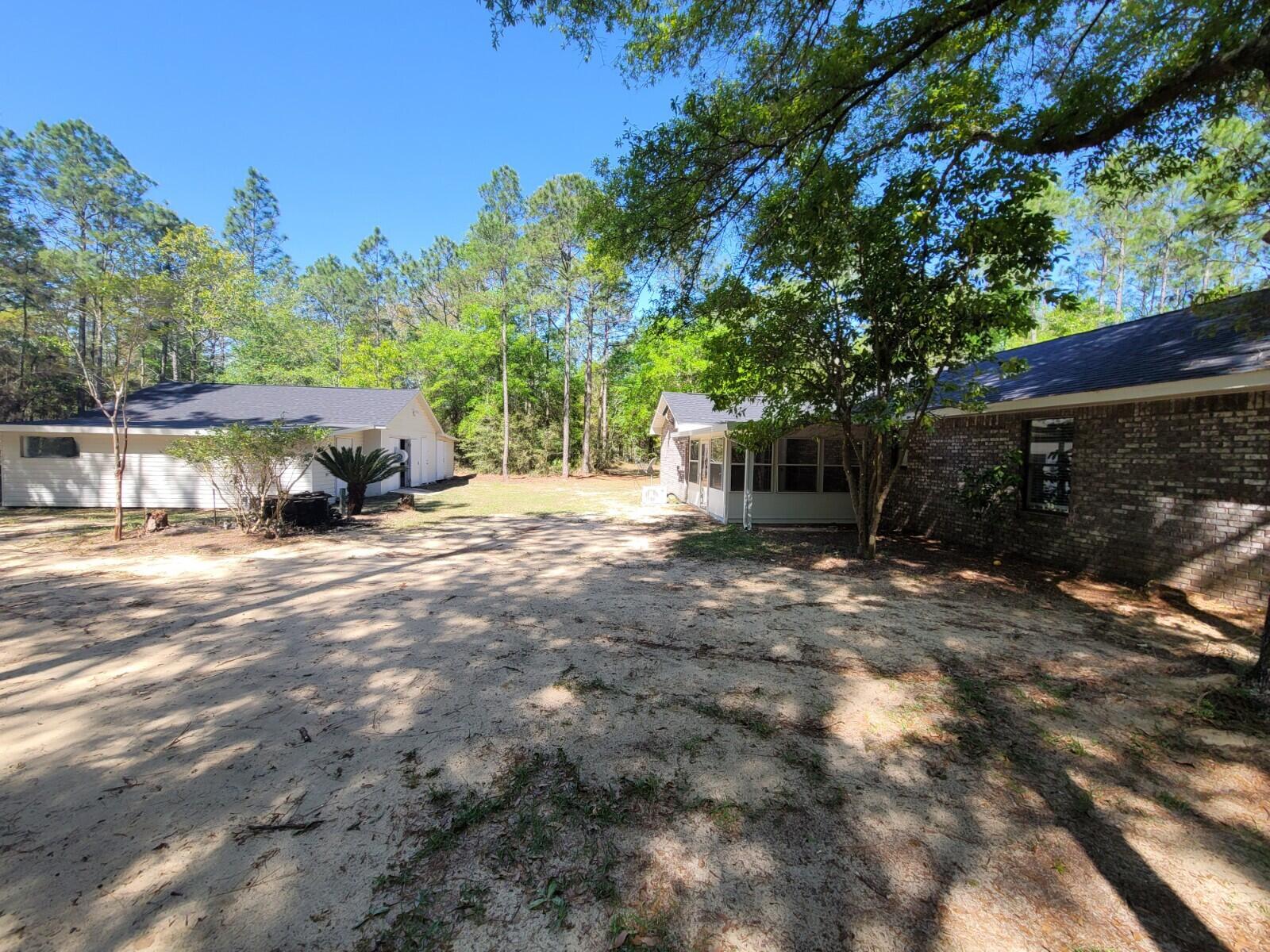 CRYSTAL LAKE - Residential