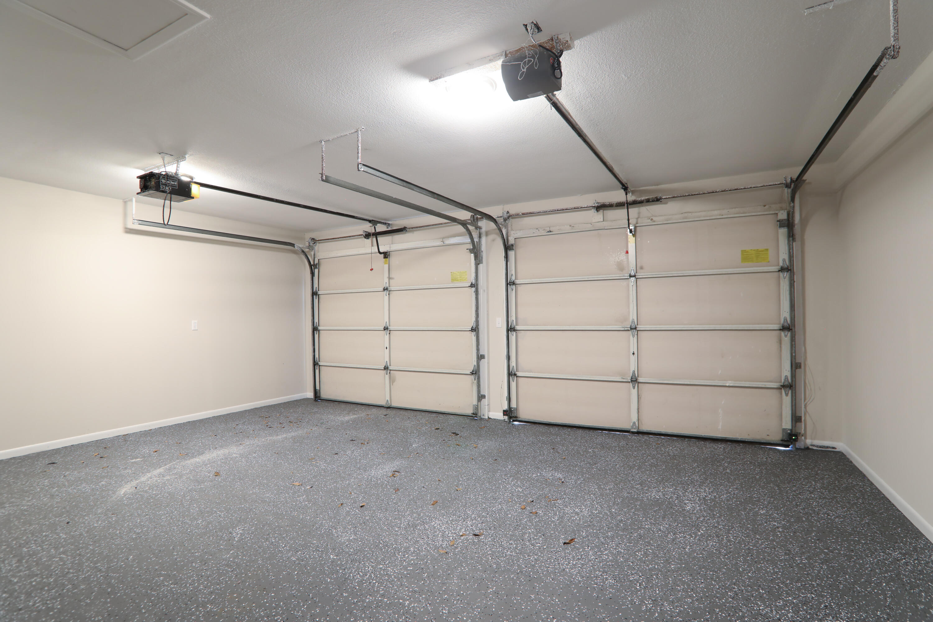 CRYSTAL LAKE - Residential