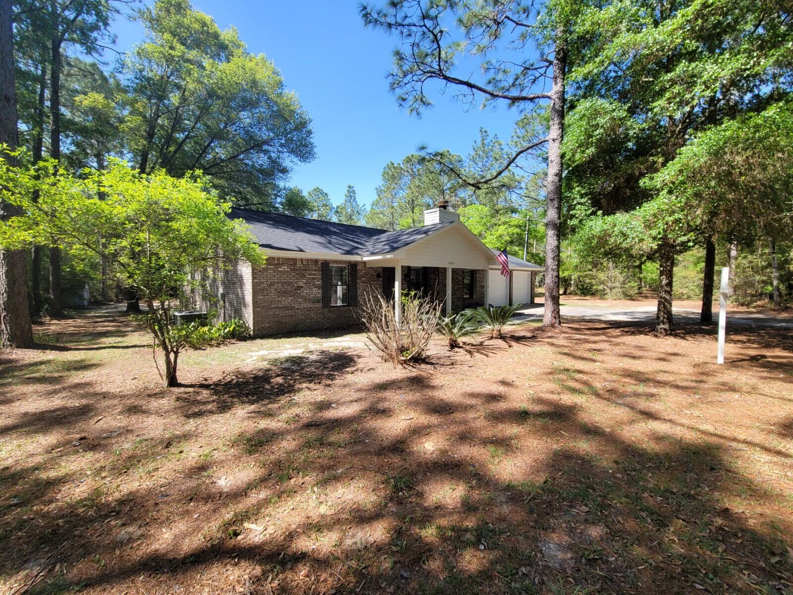 CRYSTAL LAKE - Residential