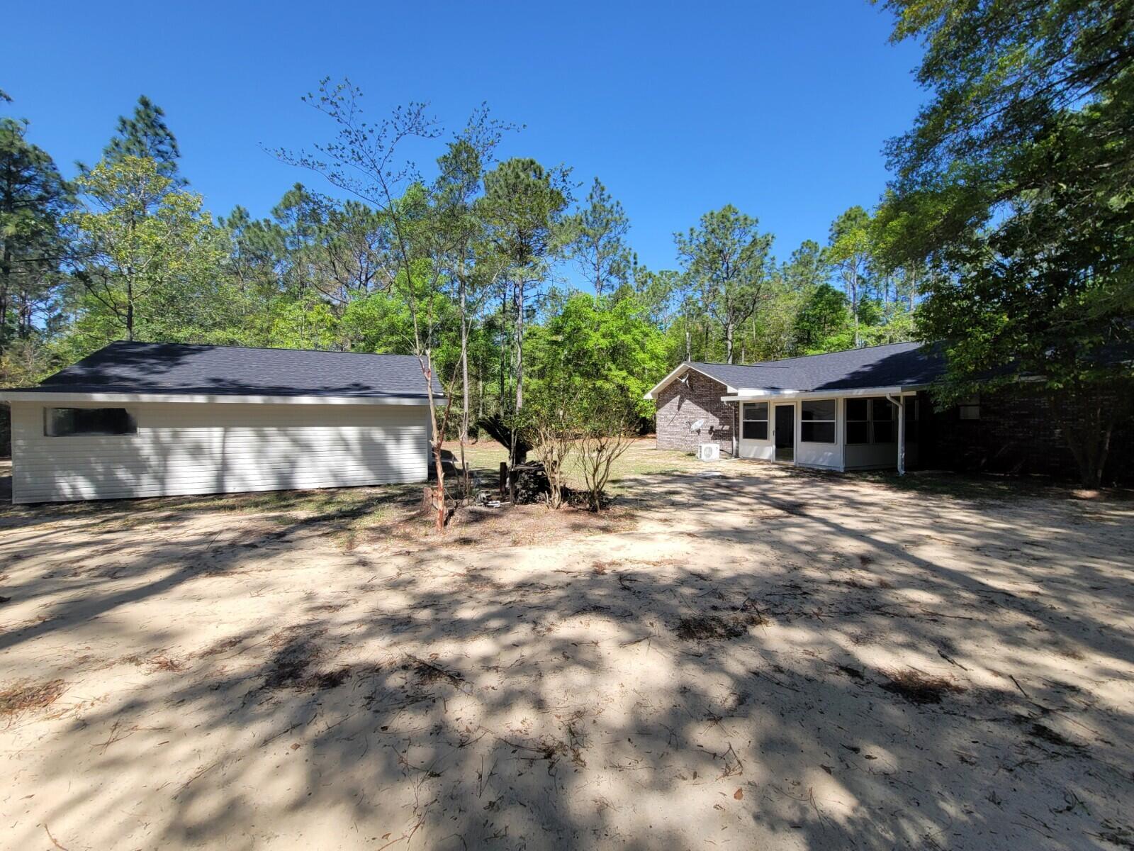 CRYSTAL LAKE - Residential