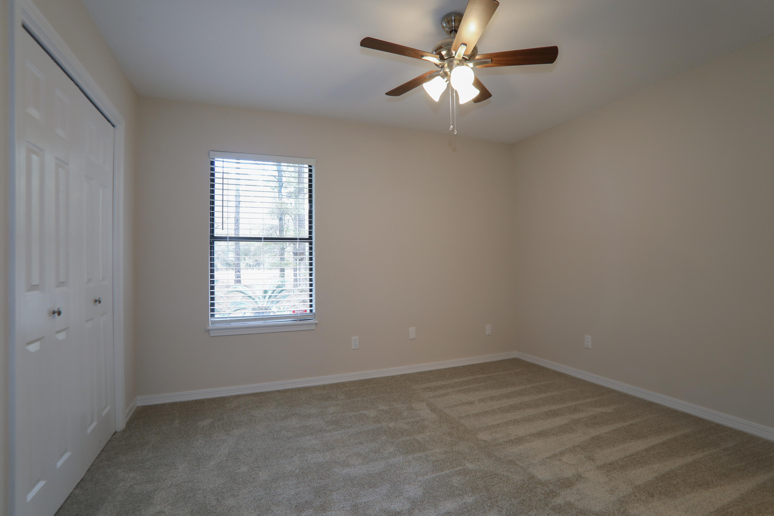 CRYSTAL LAKE - Residential