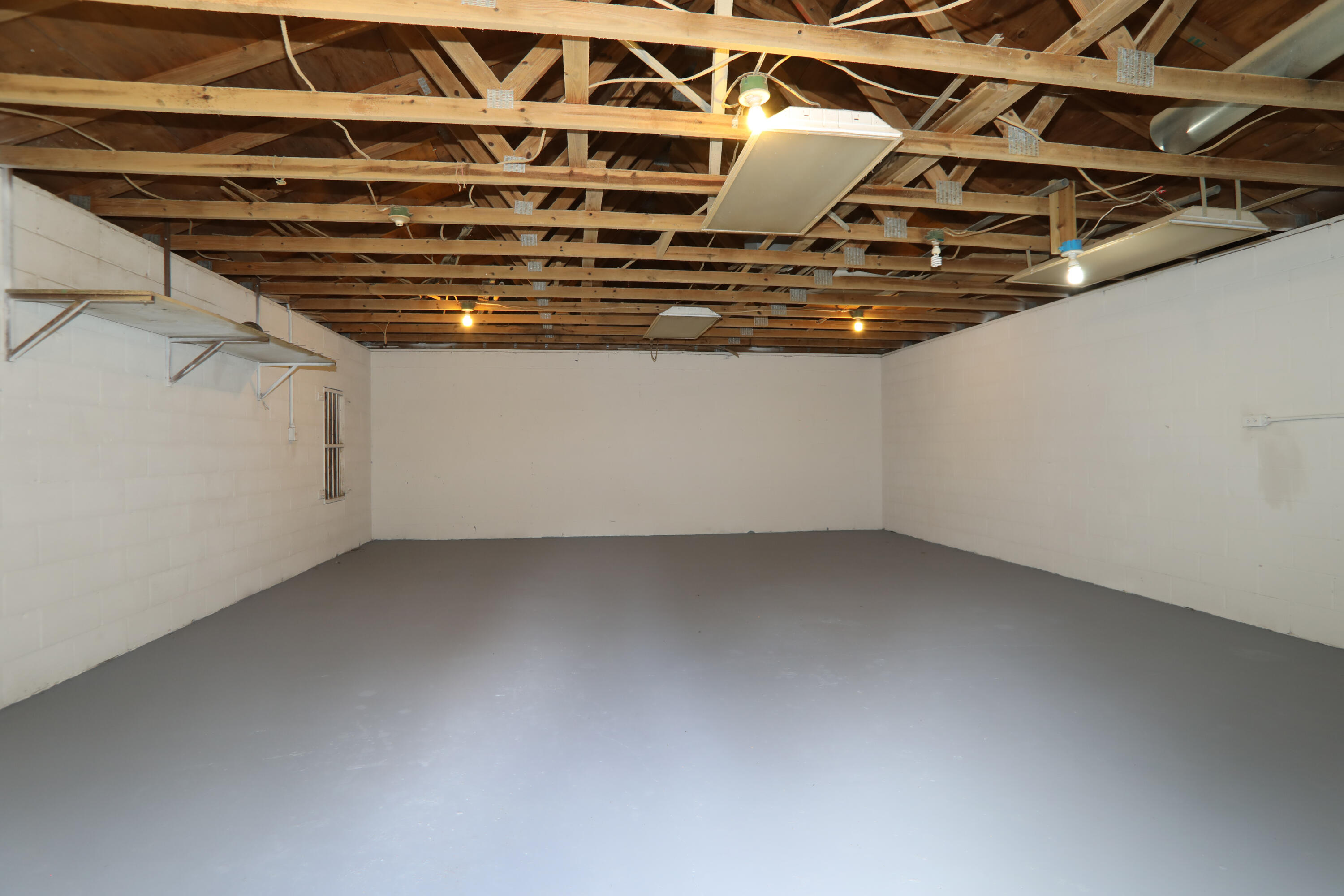 CRYSTAL LAKE - Residential