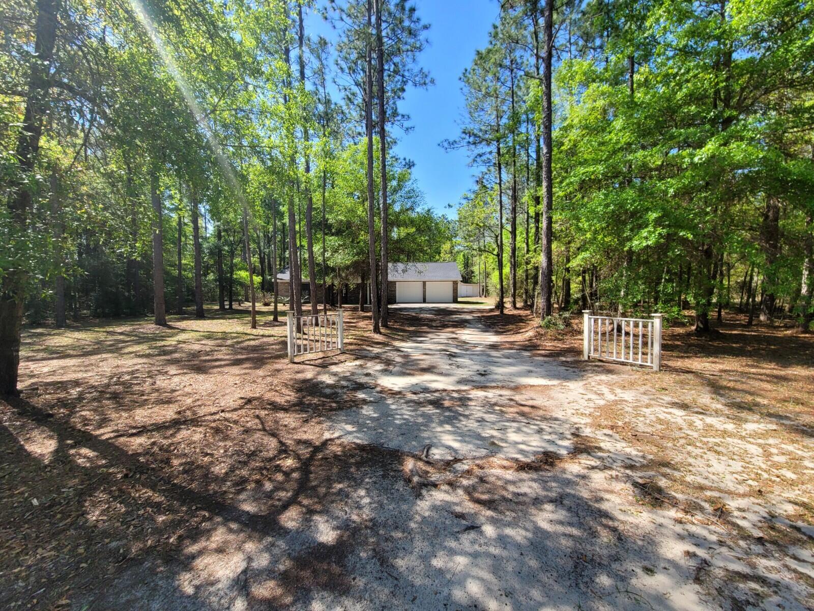 CRYSTAL LAKE - Residential