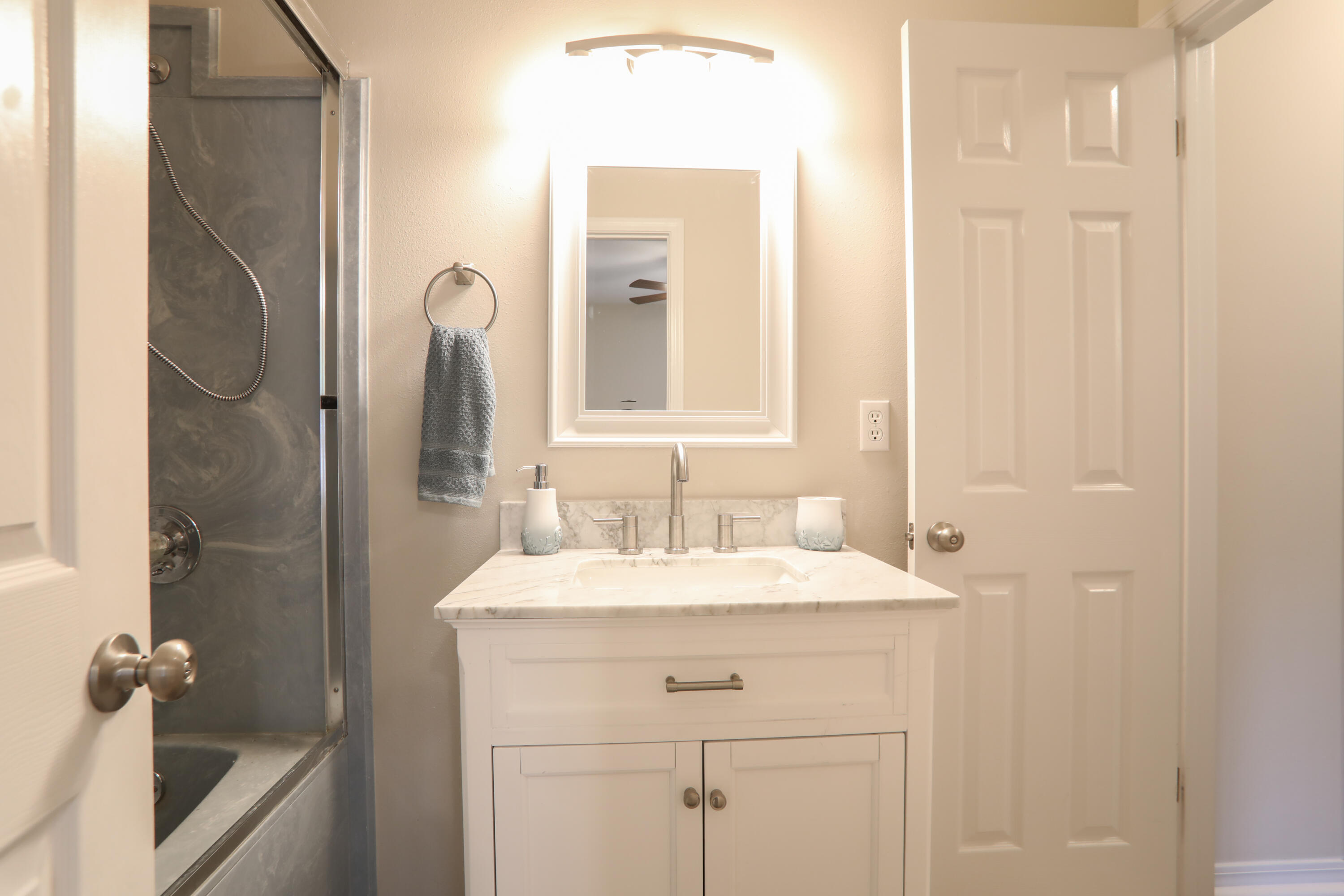 CRYSTAL LAKE - Residential