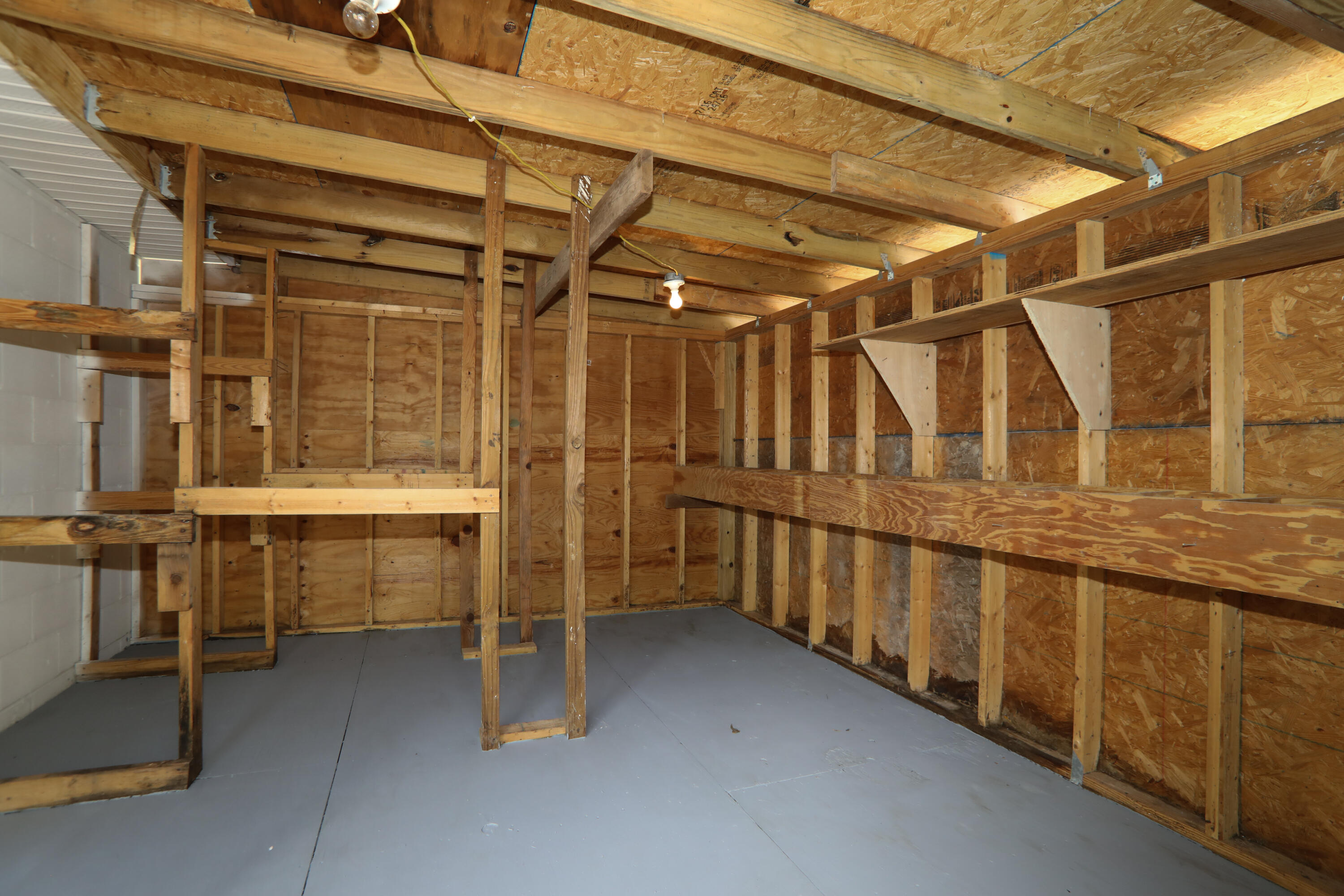 CRYSTAL LAKE - Residential