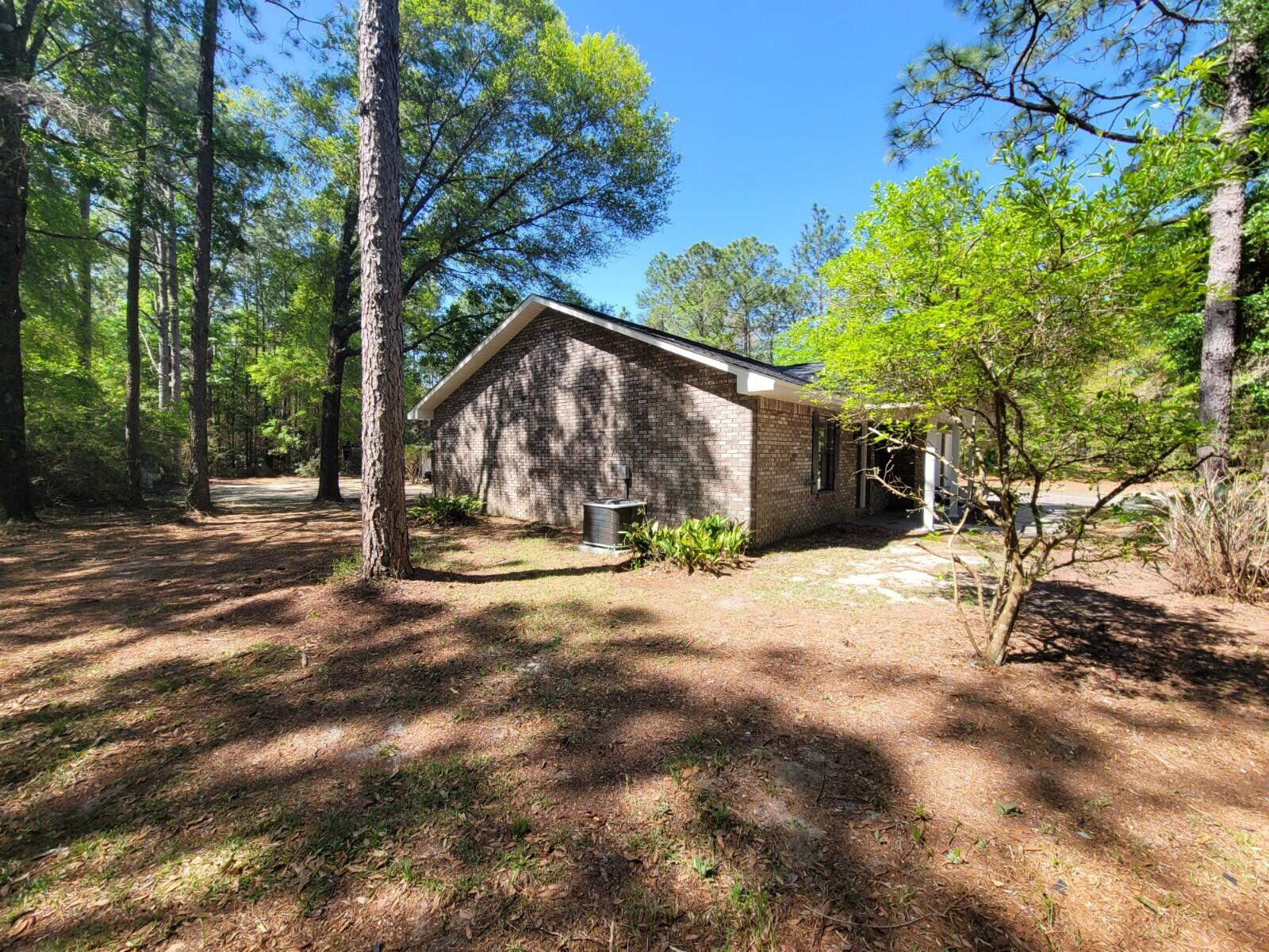 CRYSTAL LAKE - Residential