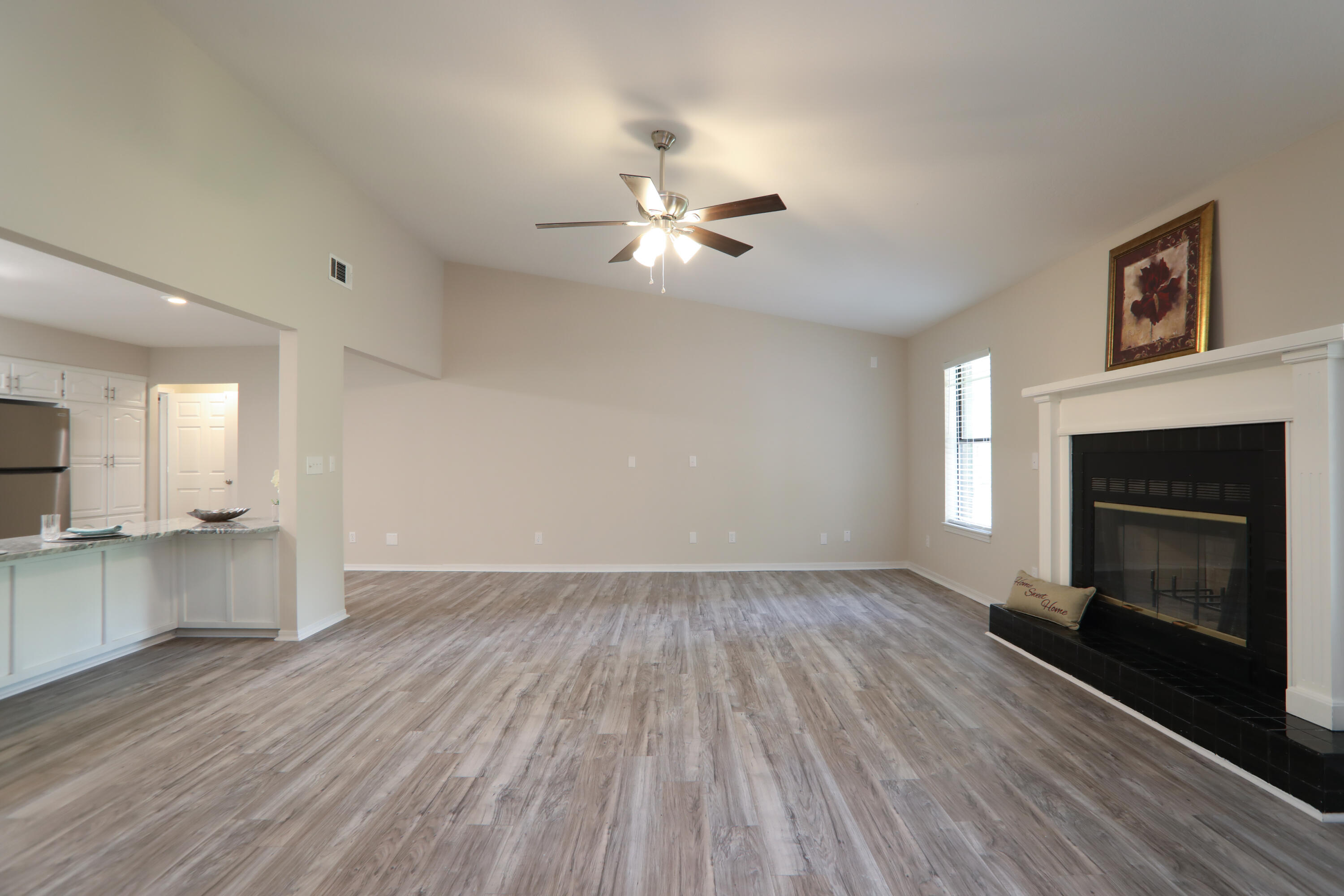 CRYSTAL LAKE - Residential