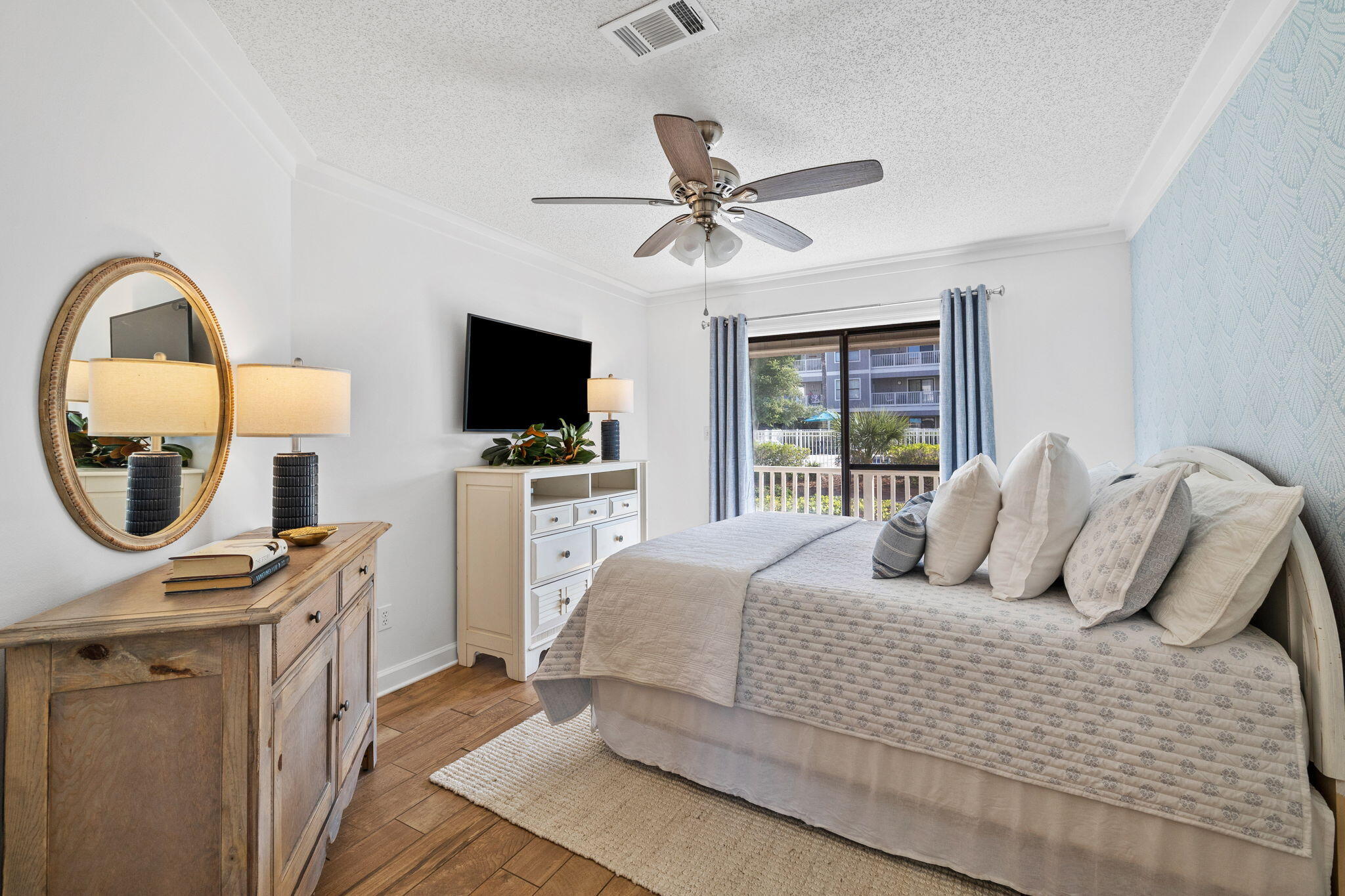 BEACHWOOD VILLAS CONDO - Residential