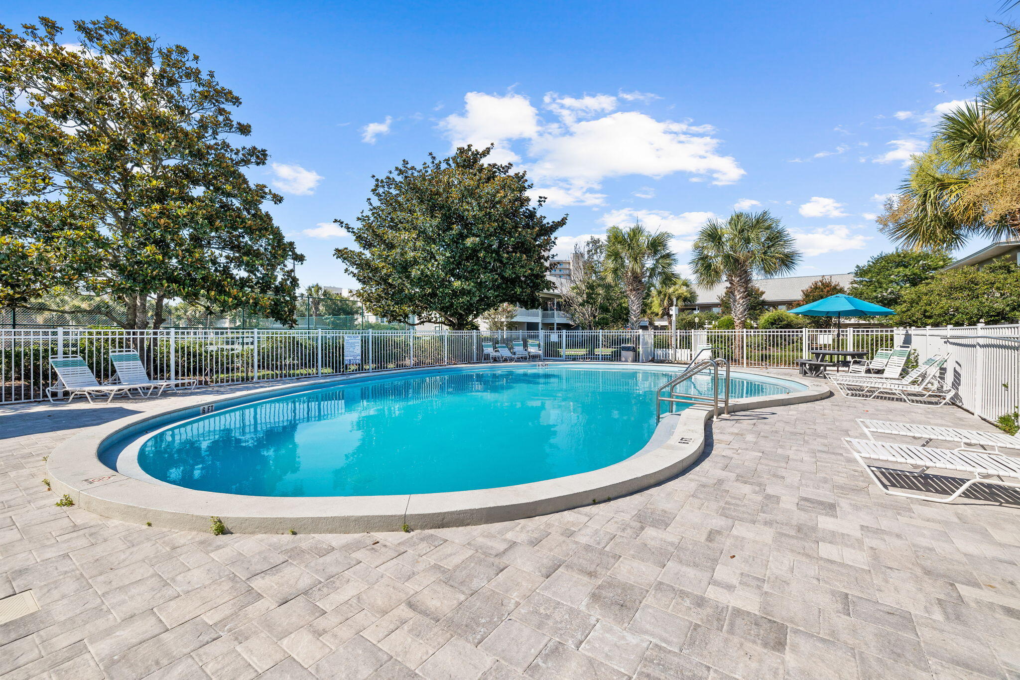 BEACHWOOD VILLAS CONDO - Residential