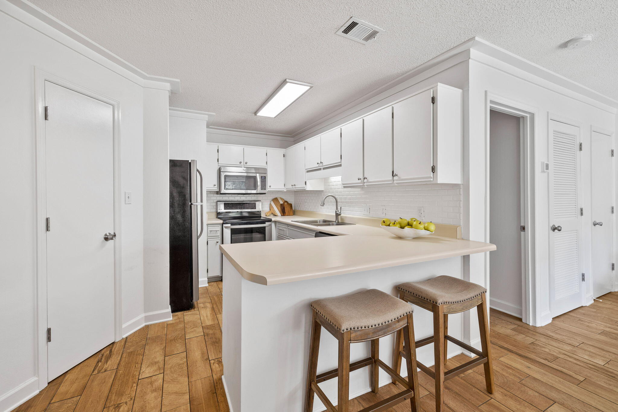 BEACHWOOD VILLAS CONDO - Residential