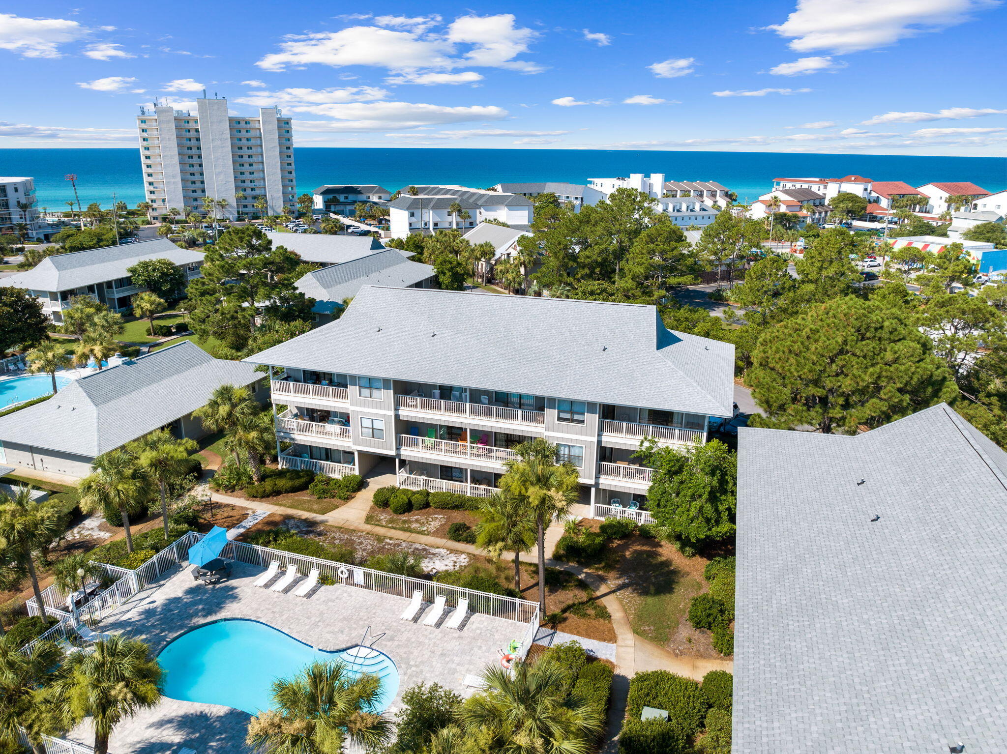 BEACHWOOD VILLAS CONDO - Residential