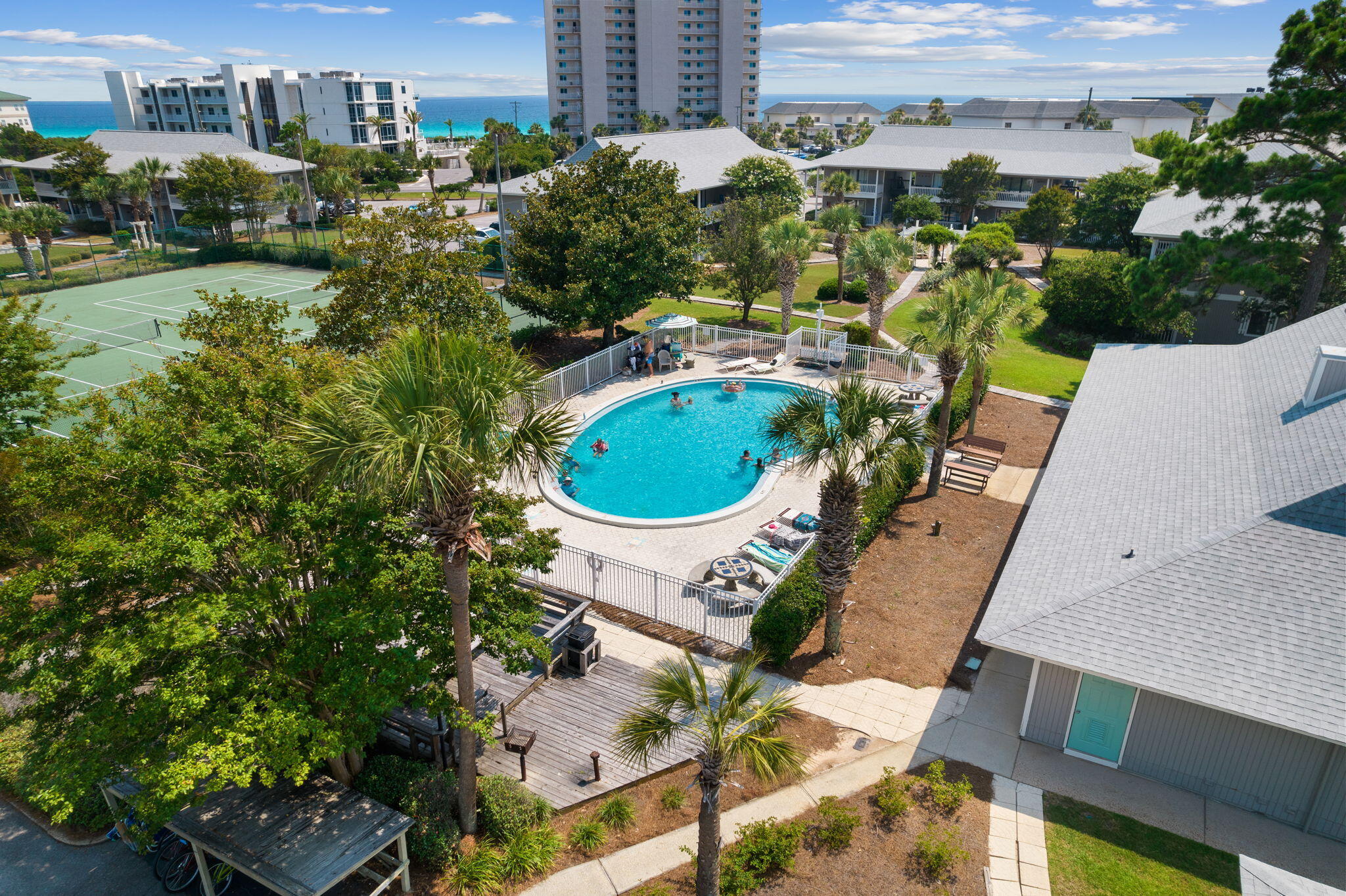 BEACHWOOD VILLAS CONDO - Residential