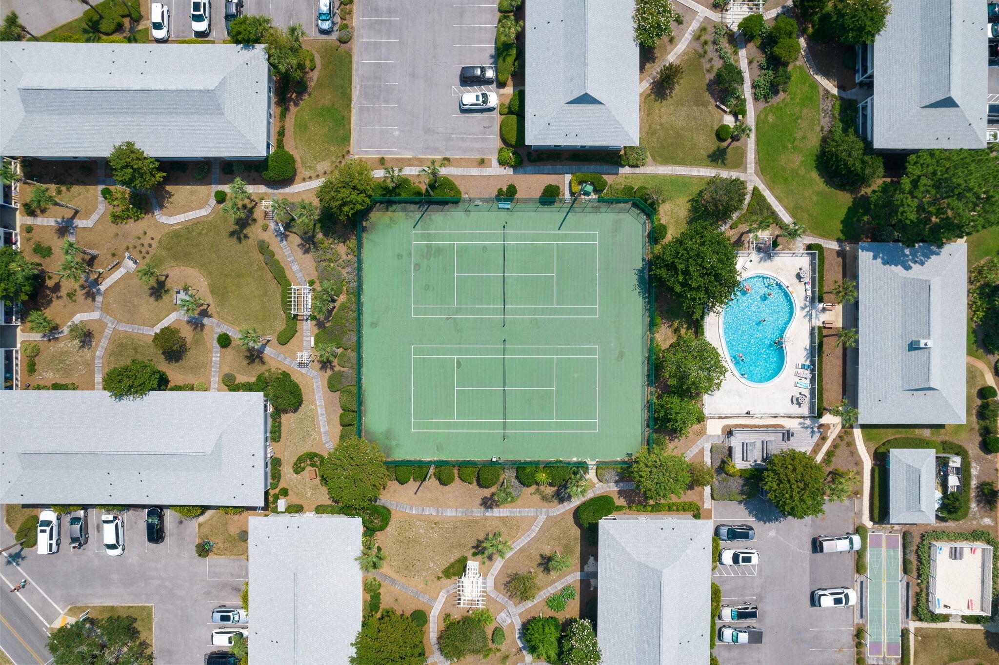 BEACHWOOD VILLAS CONDO - Residential