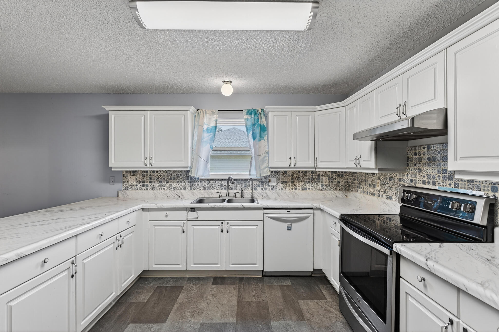 COUNTRYVIEW ESTATES 7TH ADDN - Residential