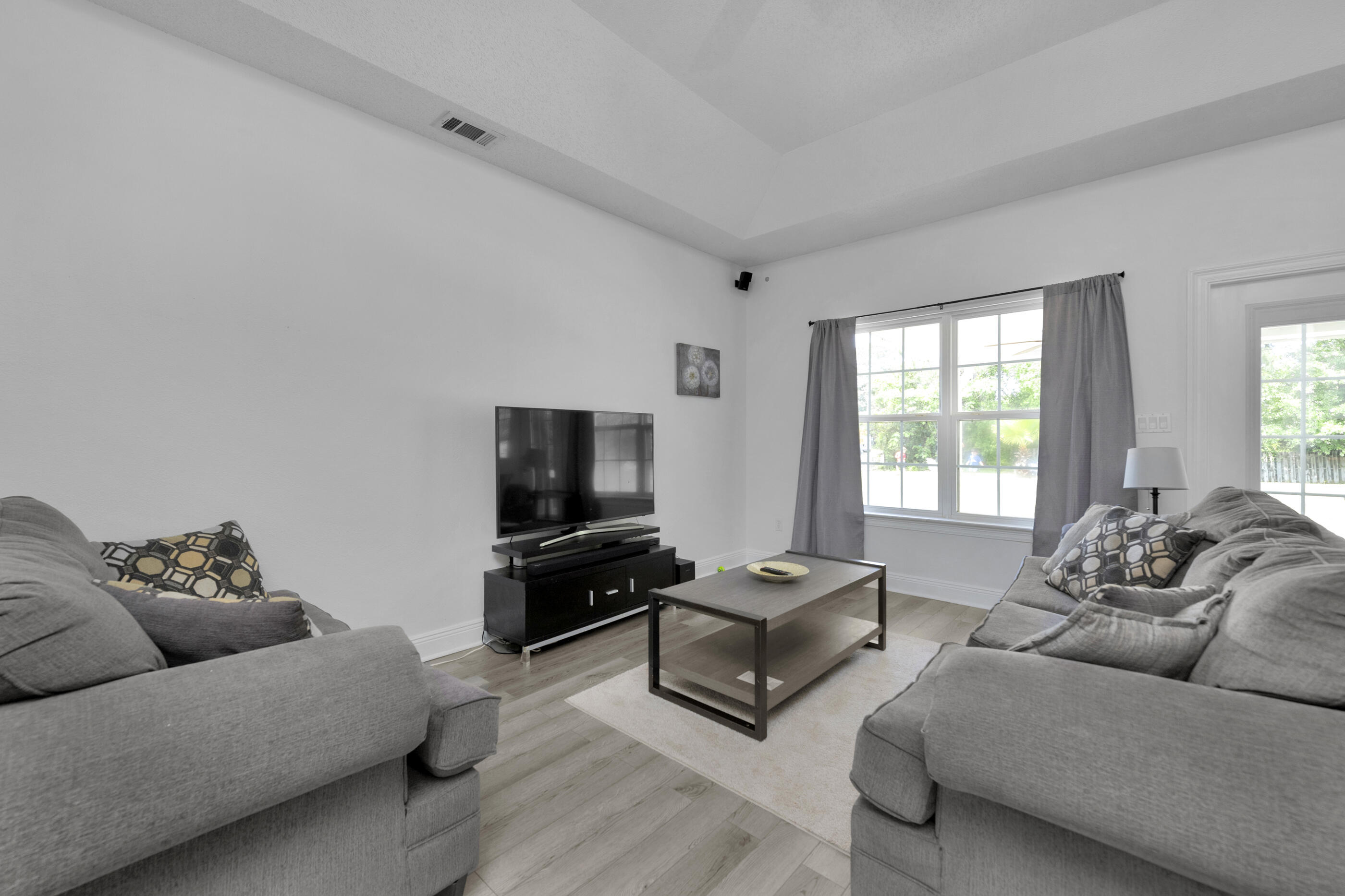 NAVARRE S/D 2ND ADDN - Residential