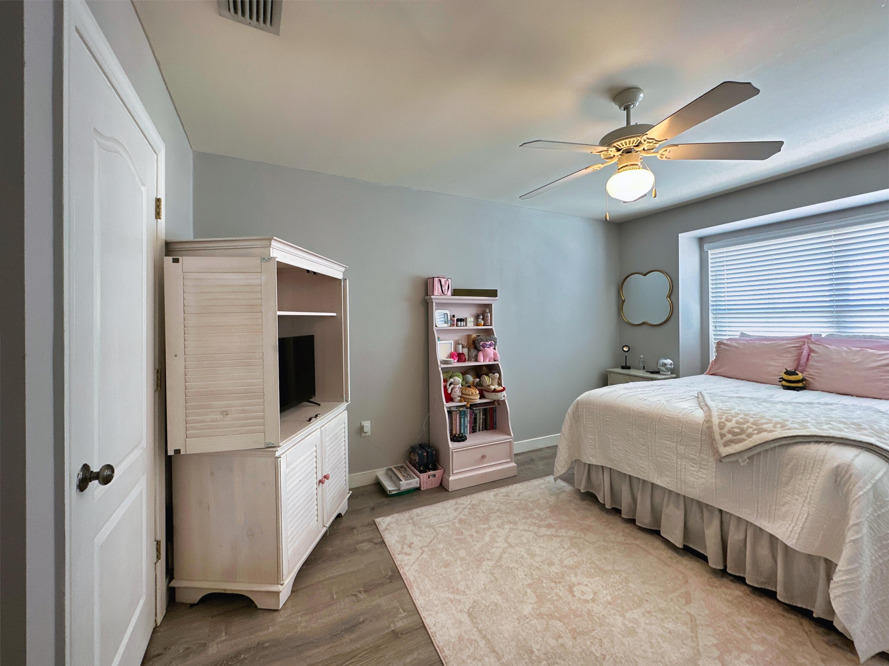 TWIN LAKES TOWNHOMES PH 2 - Residential