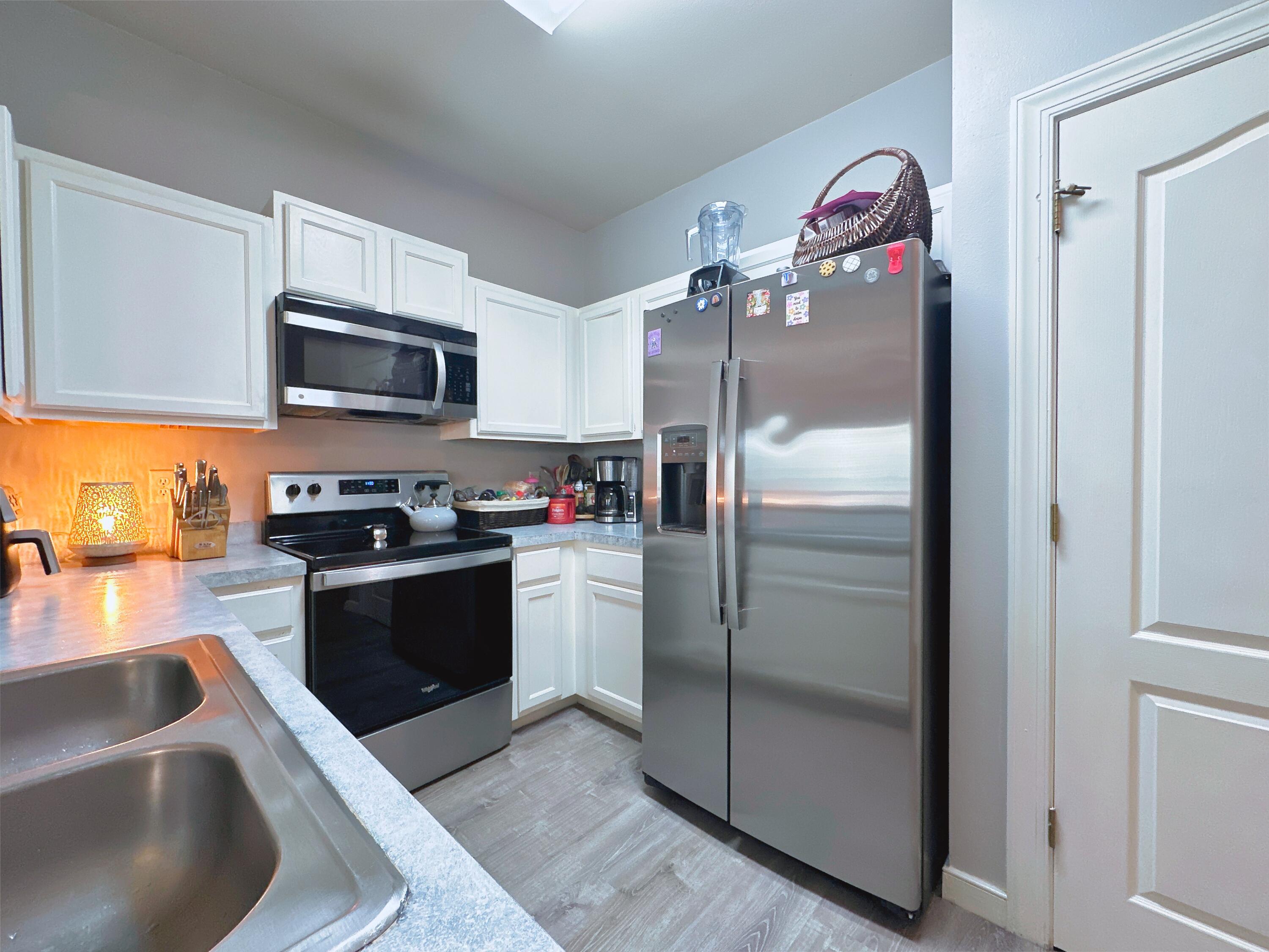 TWIN LAKES TOWNHOMES PH 2 - Residential