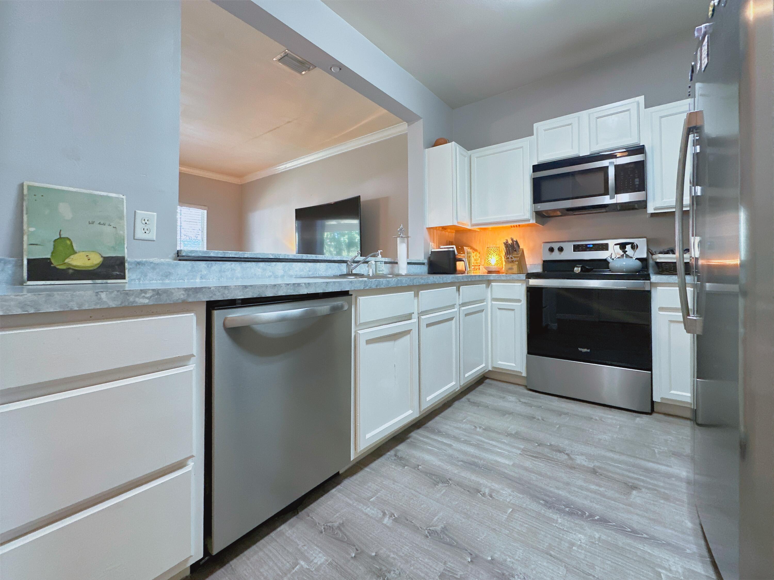 TWIN LAKES TOWNHOMES PH 2 - Residential