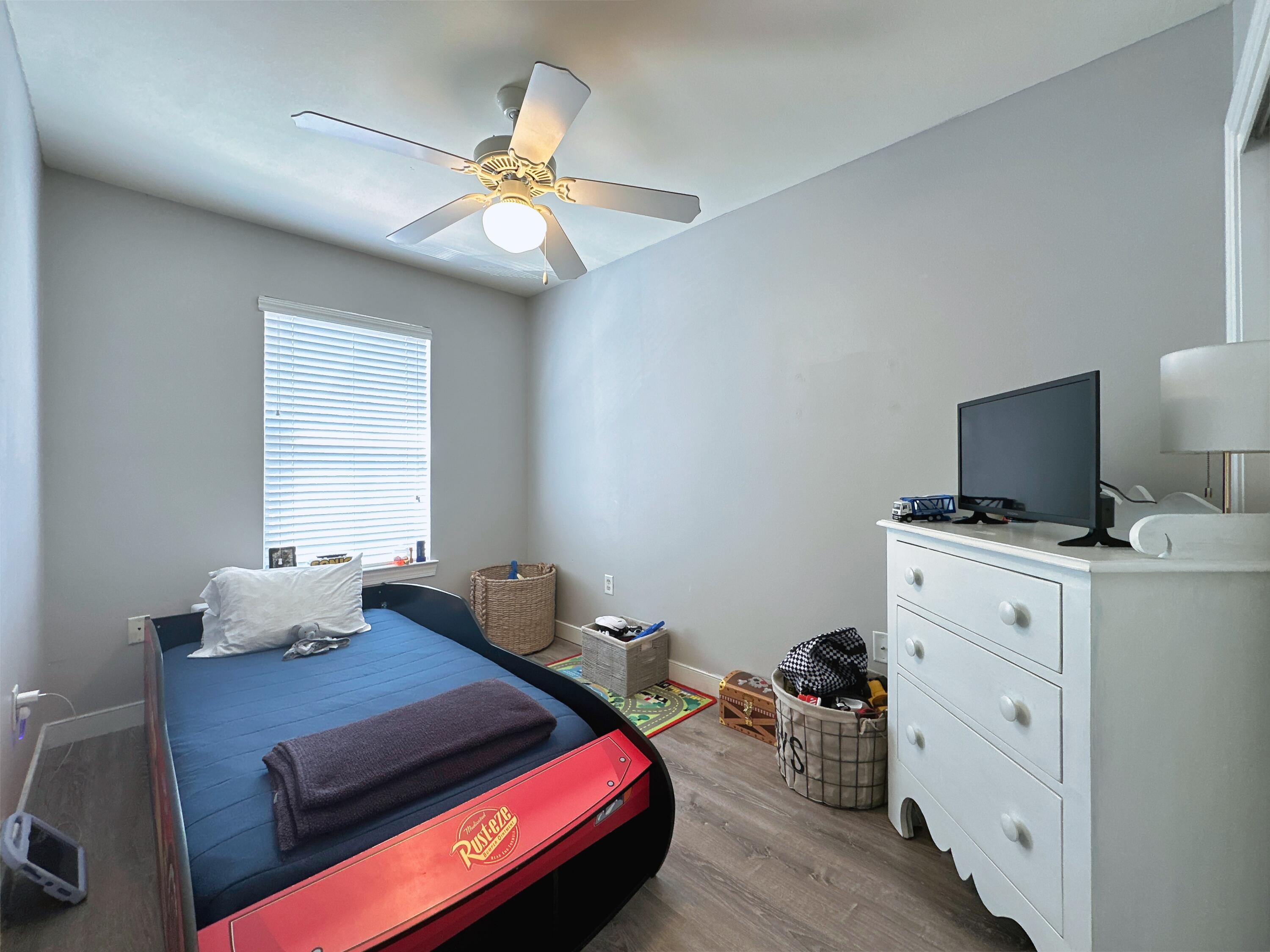 TWIN LAKES TOWNHOMES PH 2 - Residential