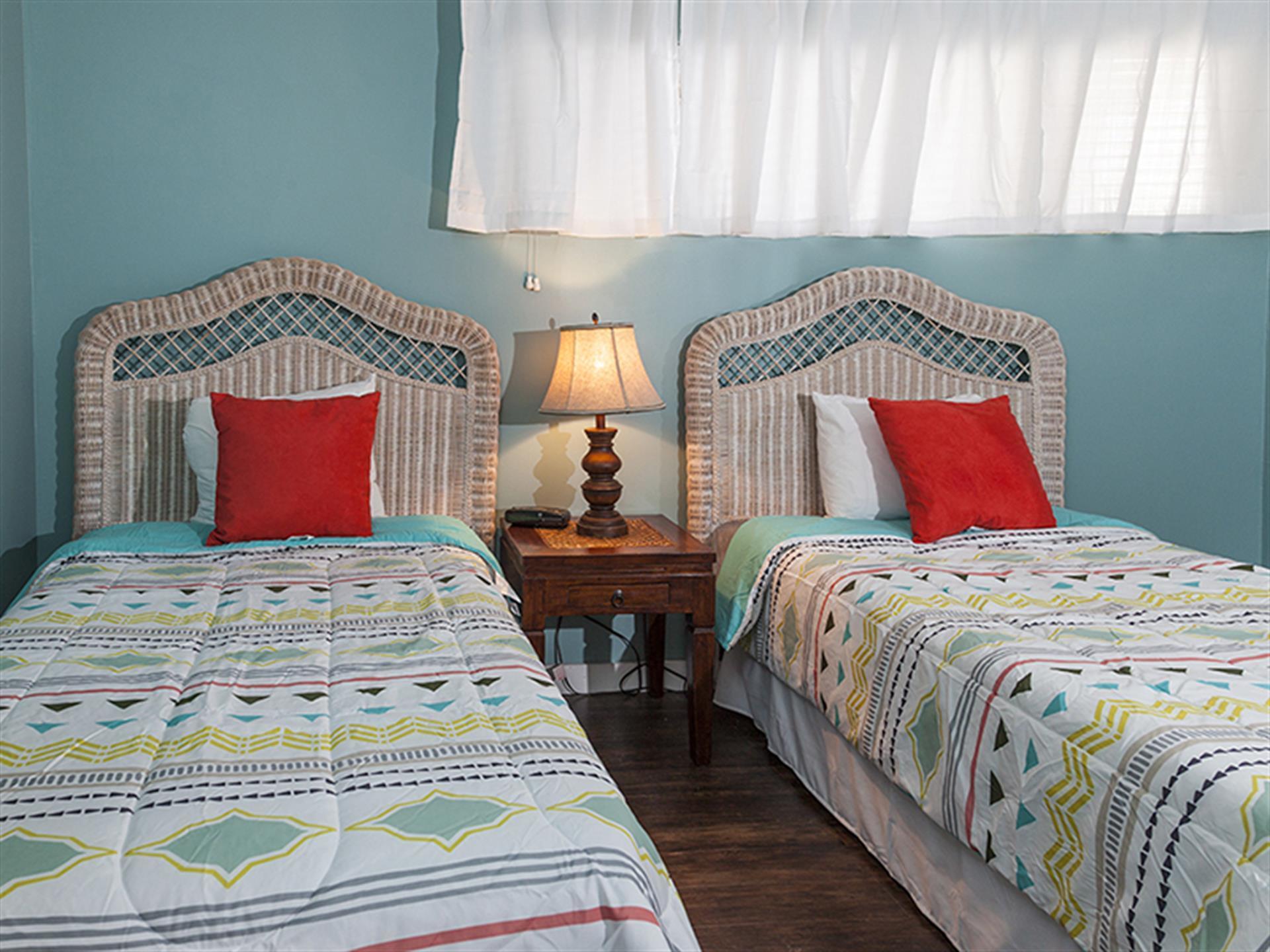 holiday surf and racquet club - Residential