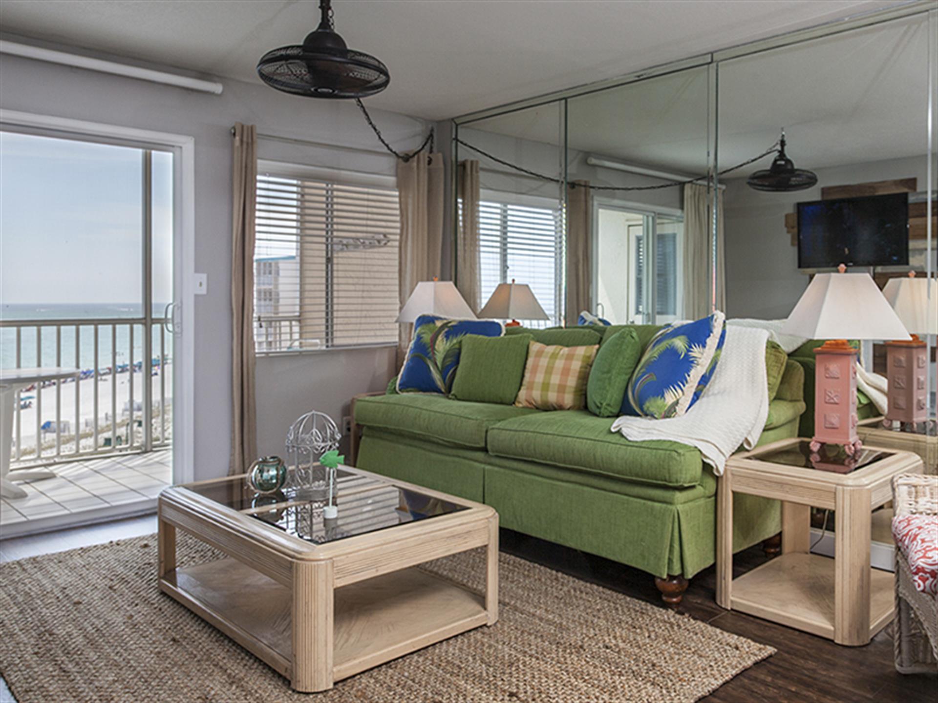 holiday surf and racquet club - Residential