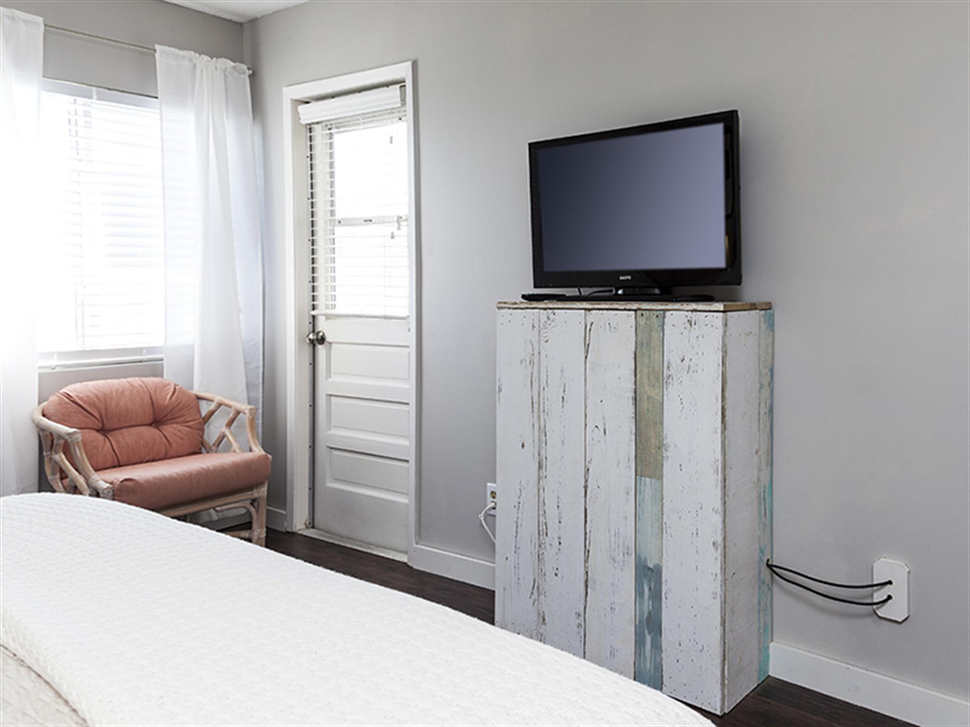 holiday surf and racquet club - Residential