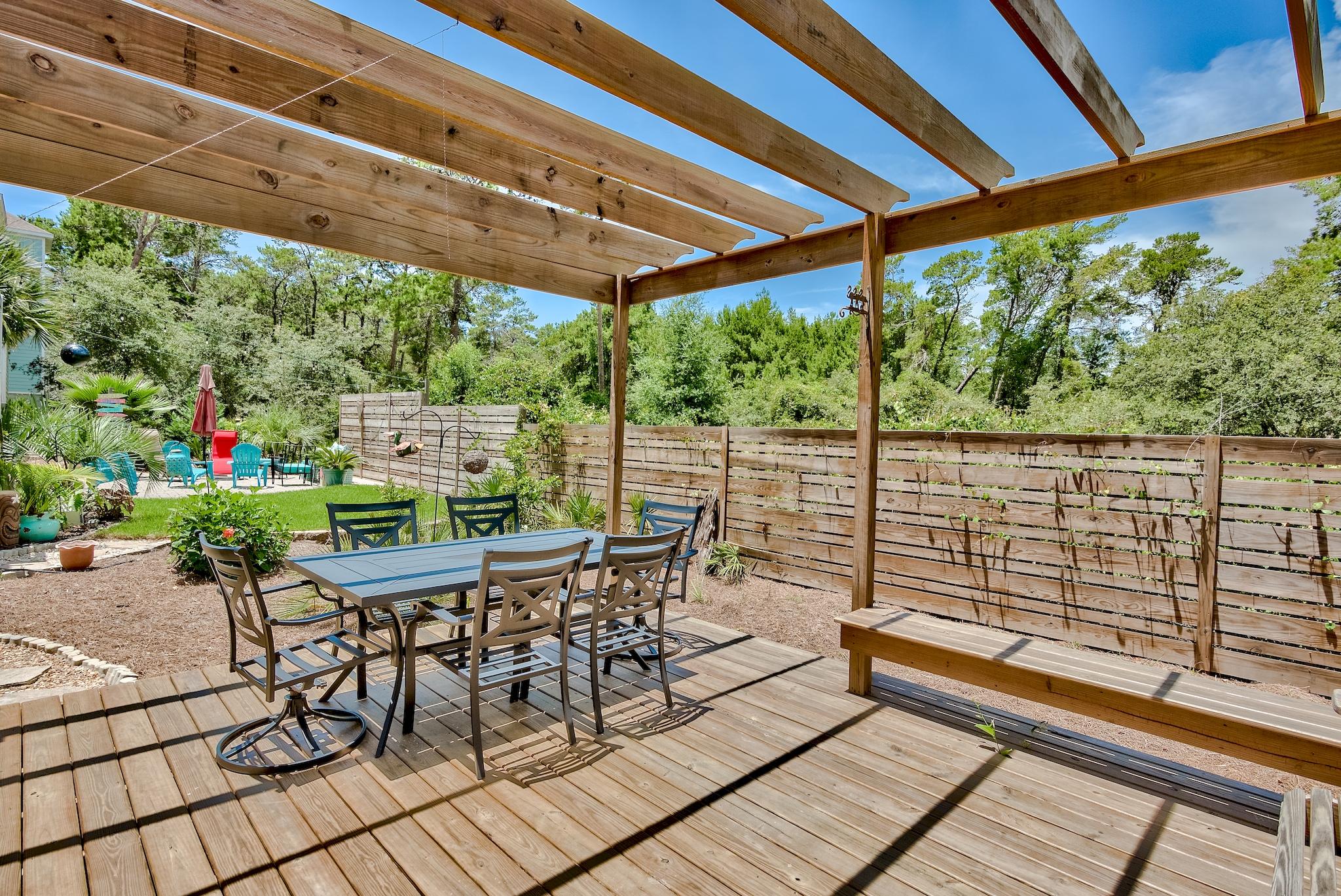 PINEWOOD PRESERVE - Residential