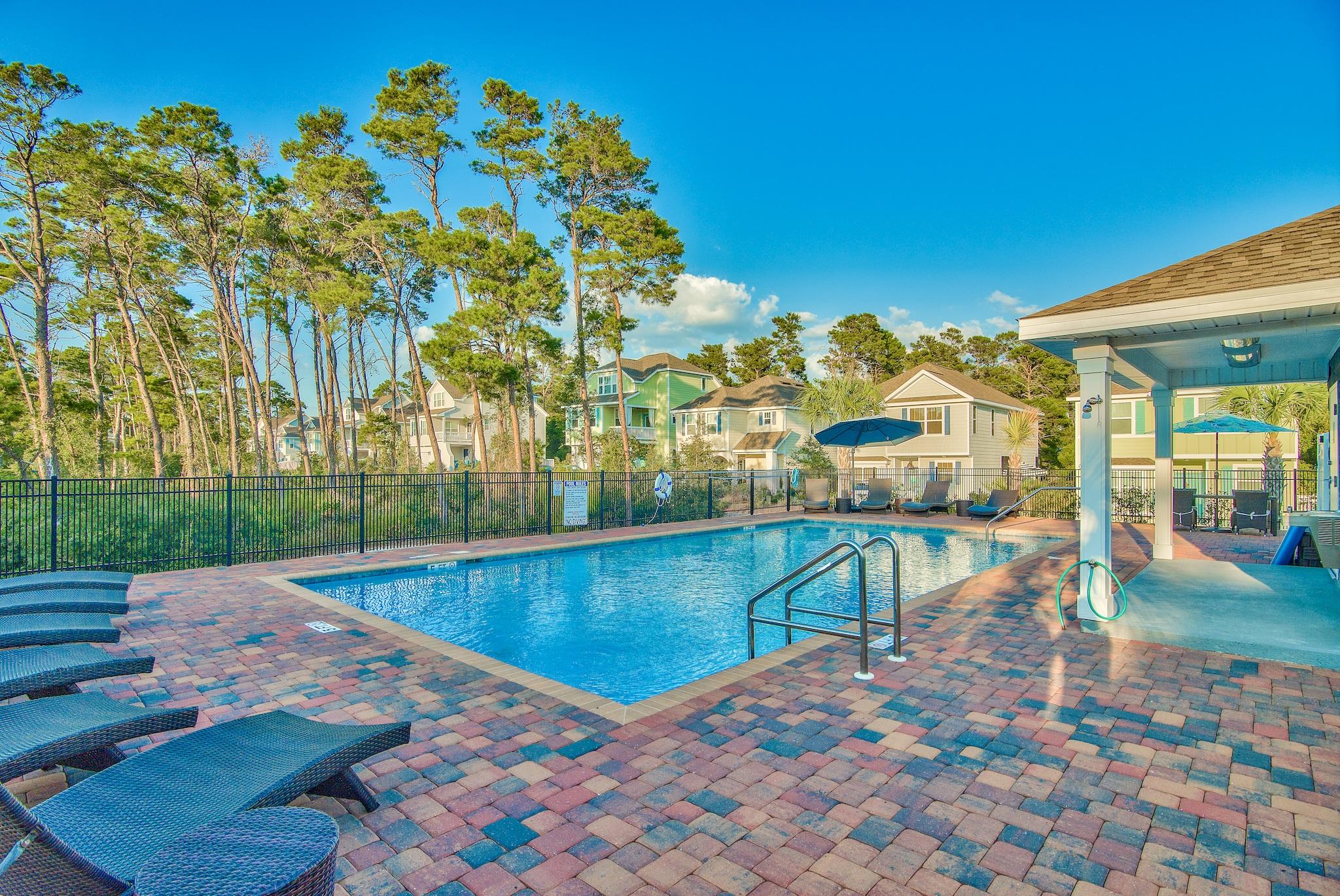 PINEWOOD PRESERVE - Residential