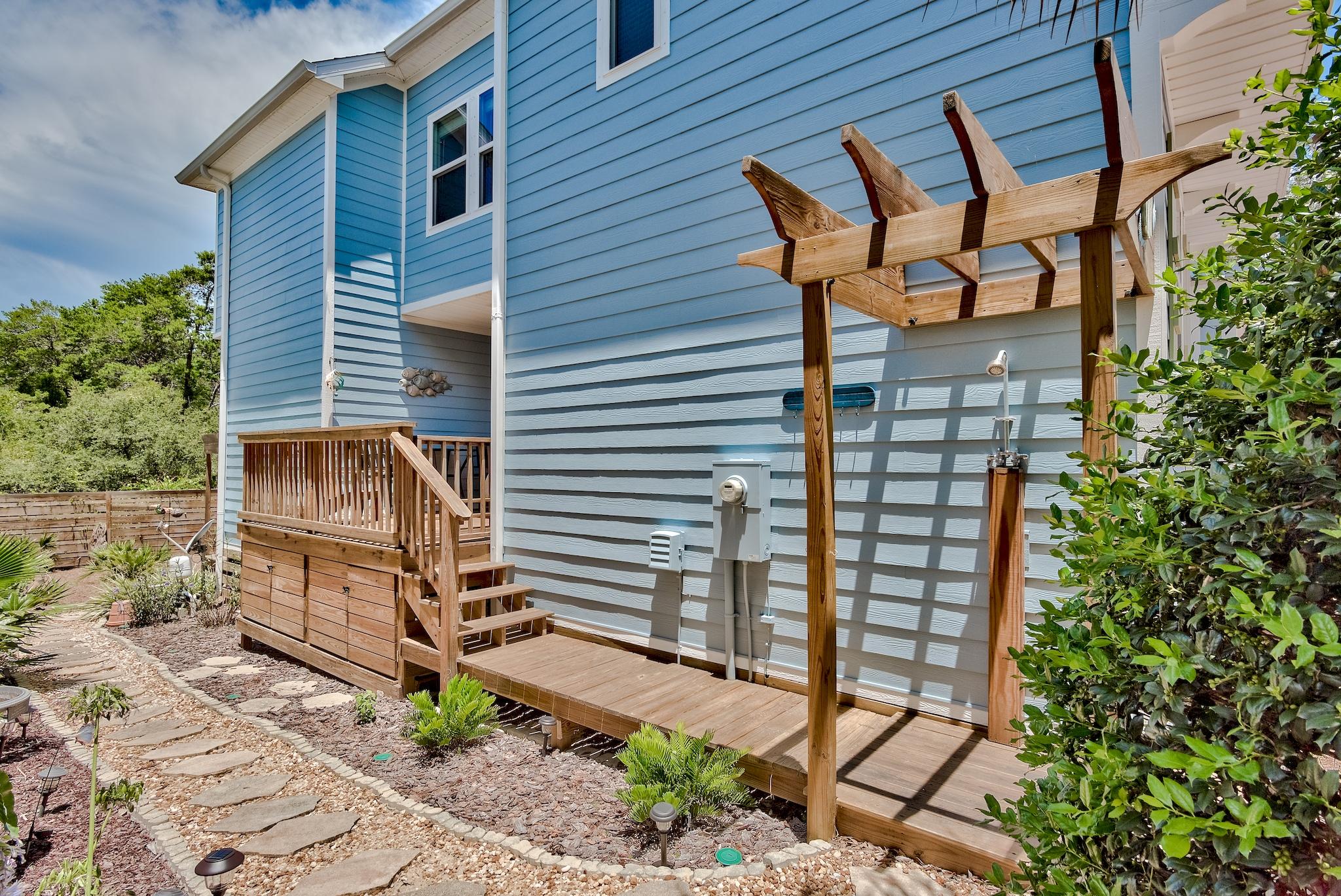 PINEWOOD PRESERVE - Residential