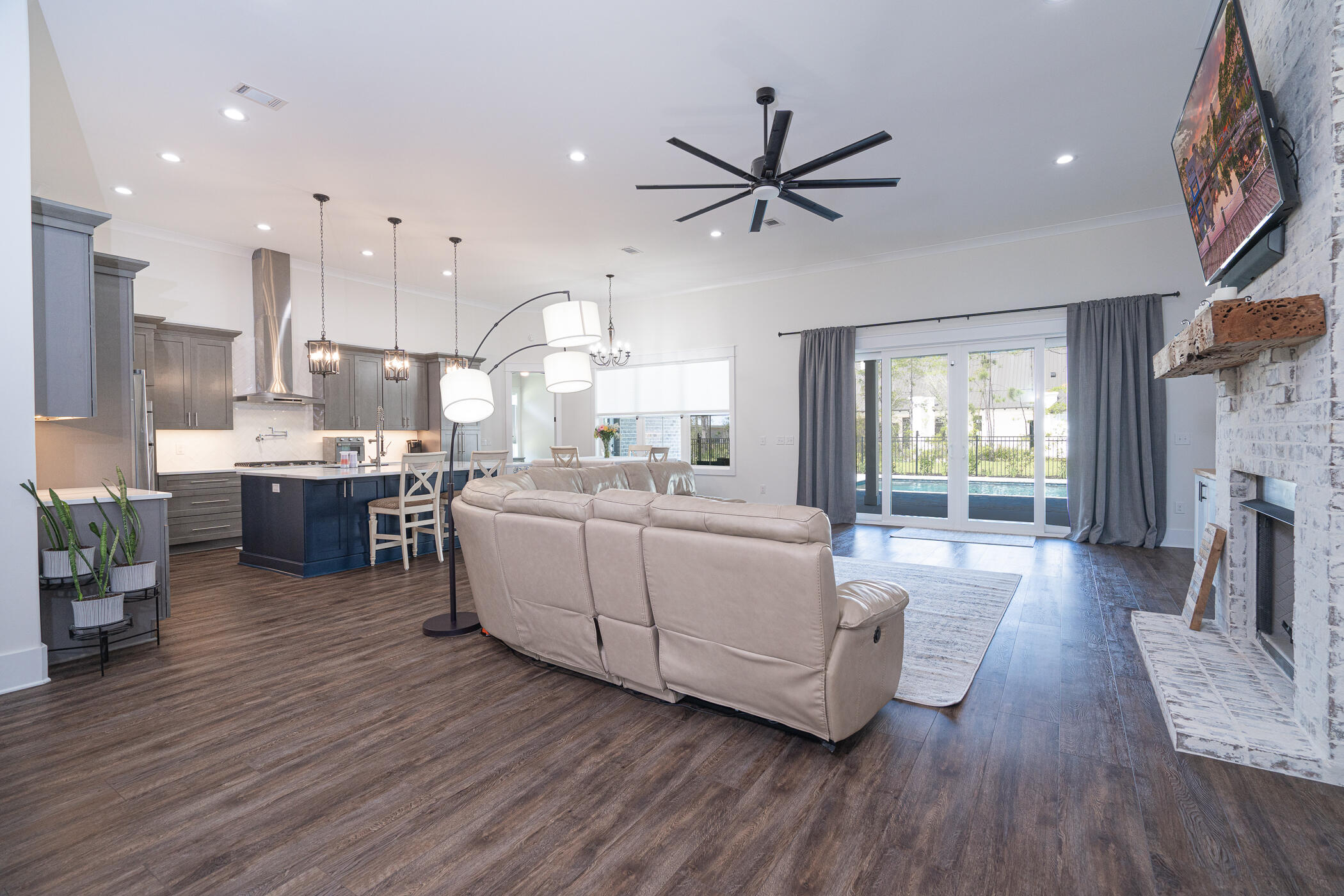 SECLUSION BAY - Residential