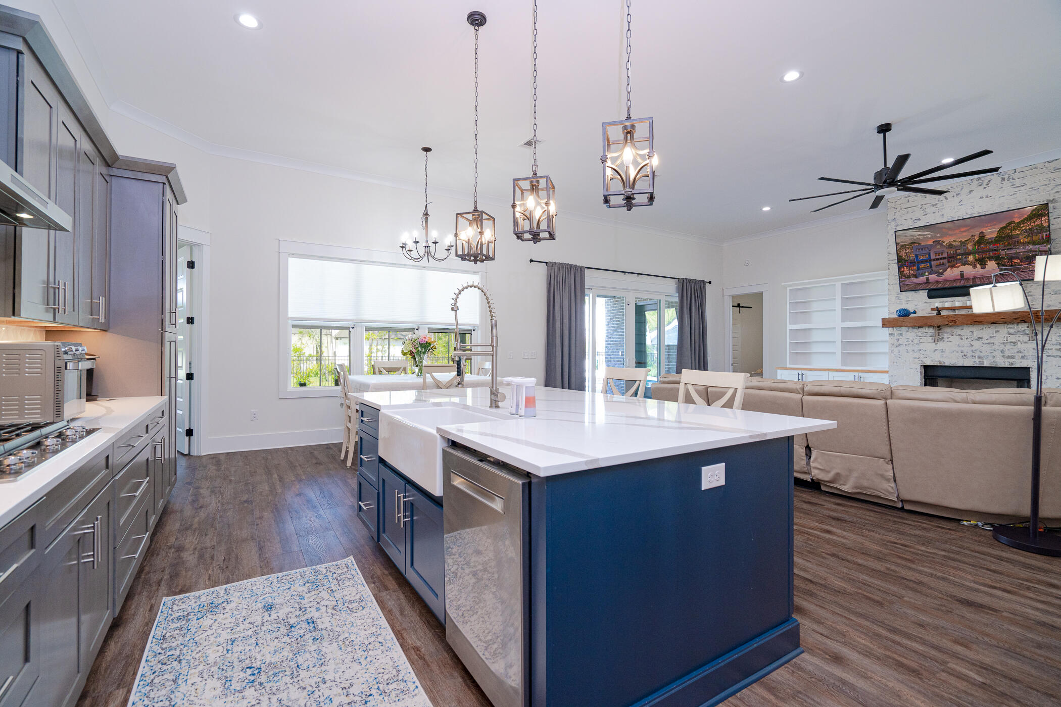 SECLUSION BAY - Residential