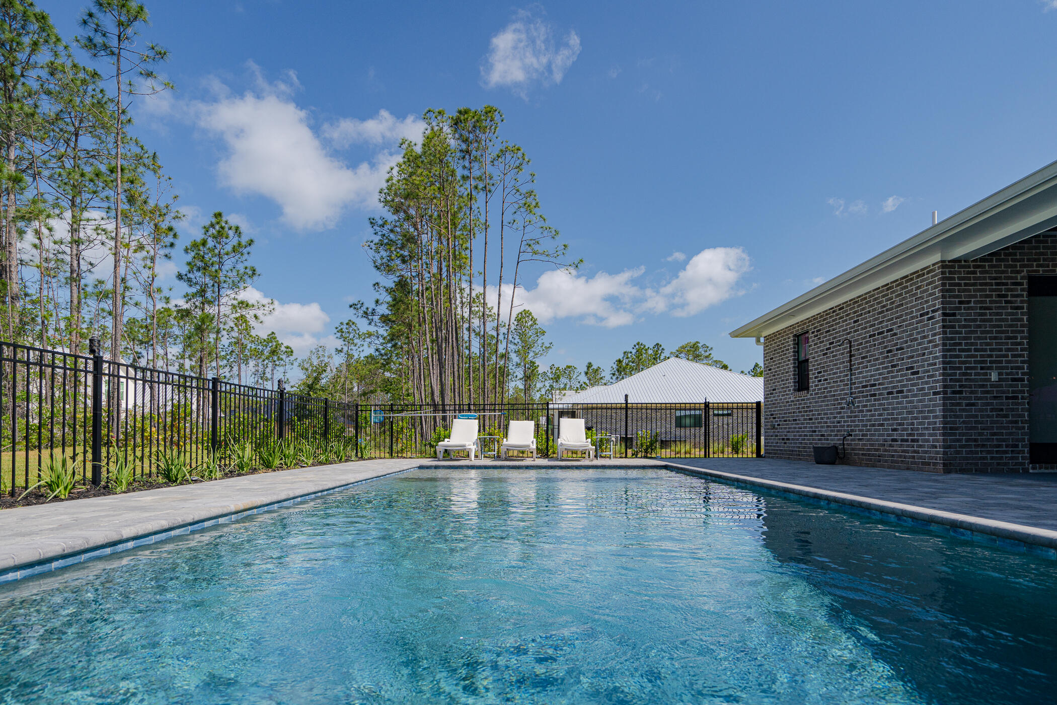 SECLUSION BAY - Residential