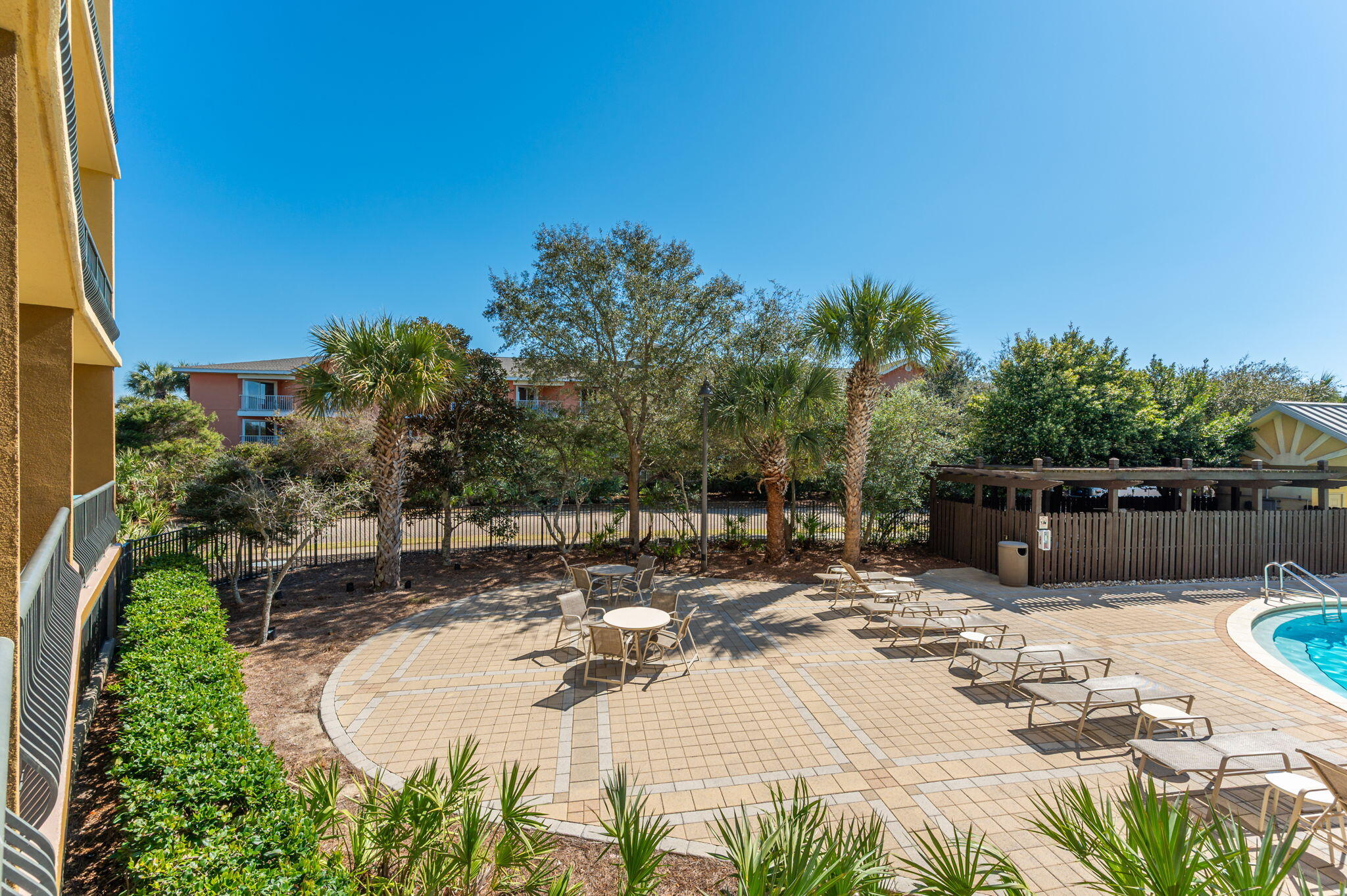 BEACH RESORT - Residential