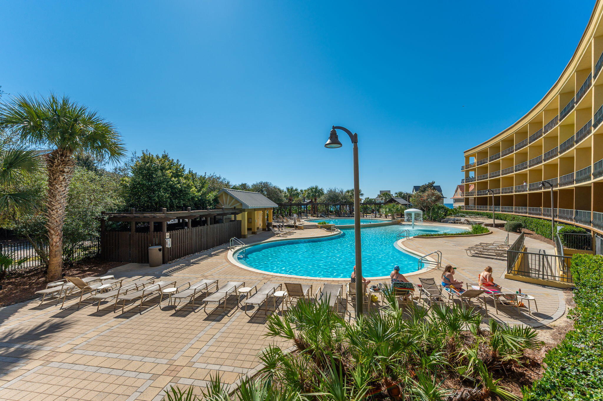 BEACH RESORT - Residential