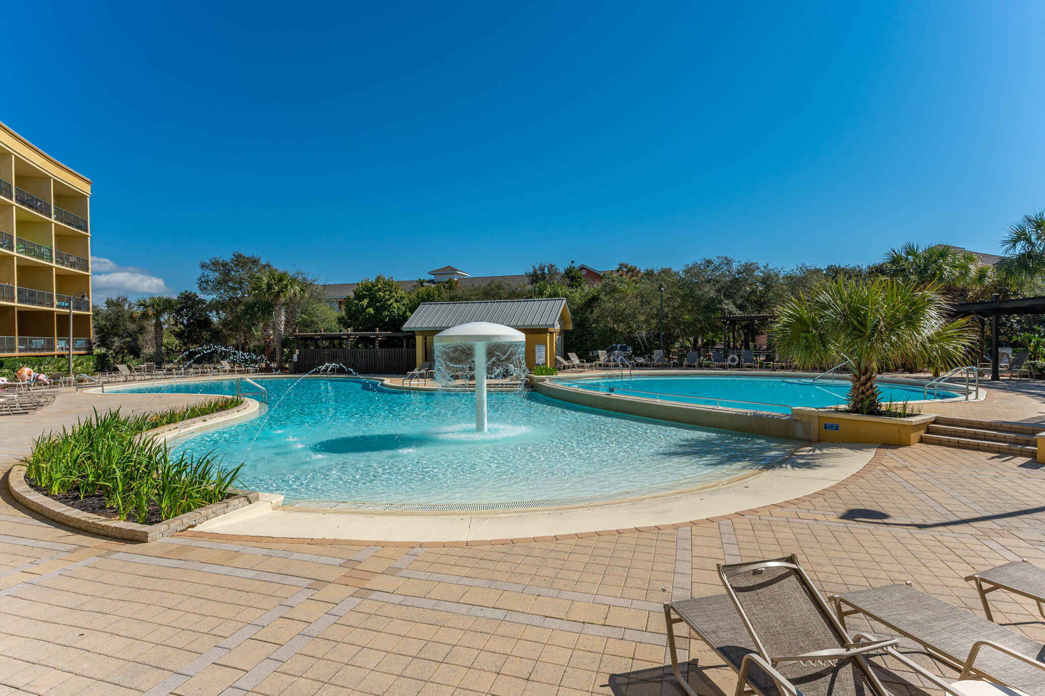 BEACH RESORT - Residential
