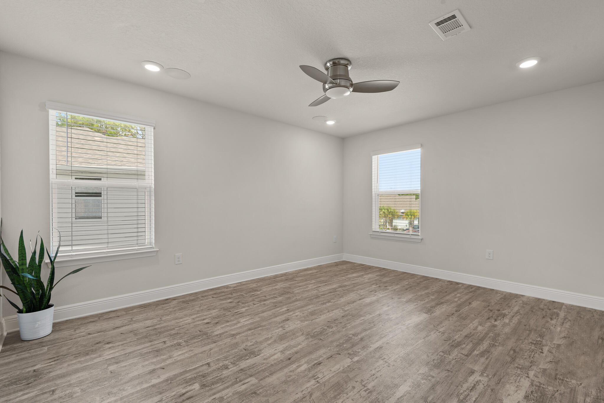 STONEGATE - Residential