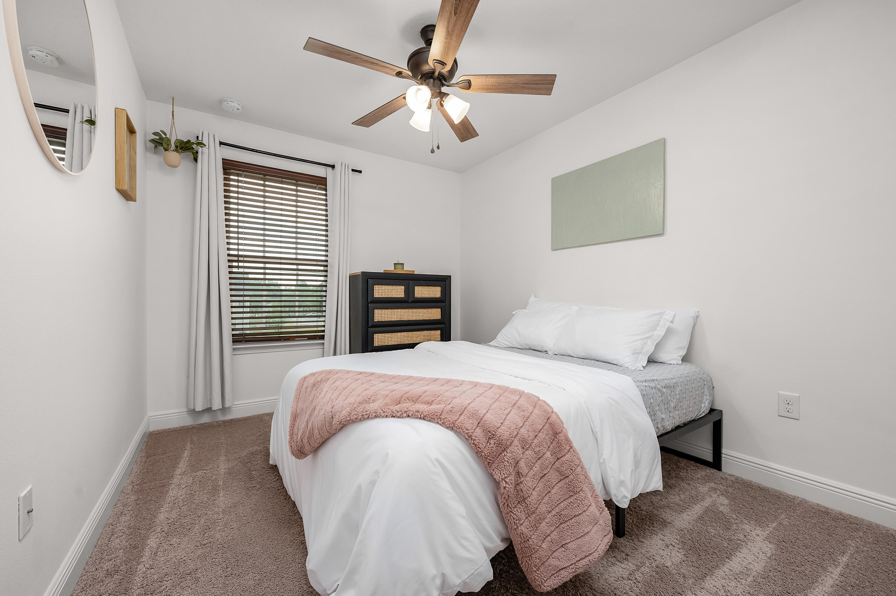 IRON HORSE T/H - Residential