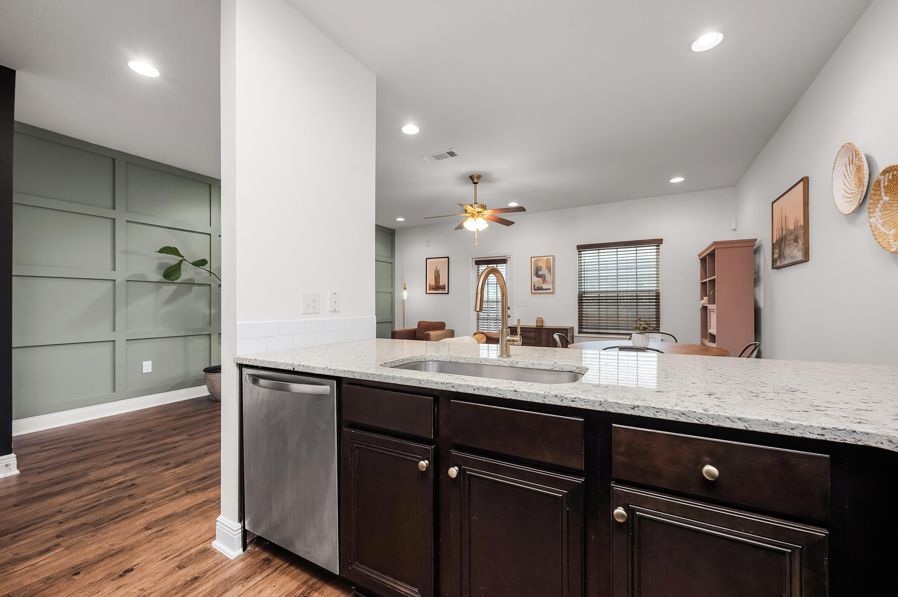 IRON HORSE T/H - Residential