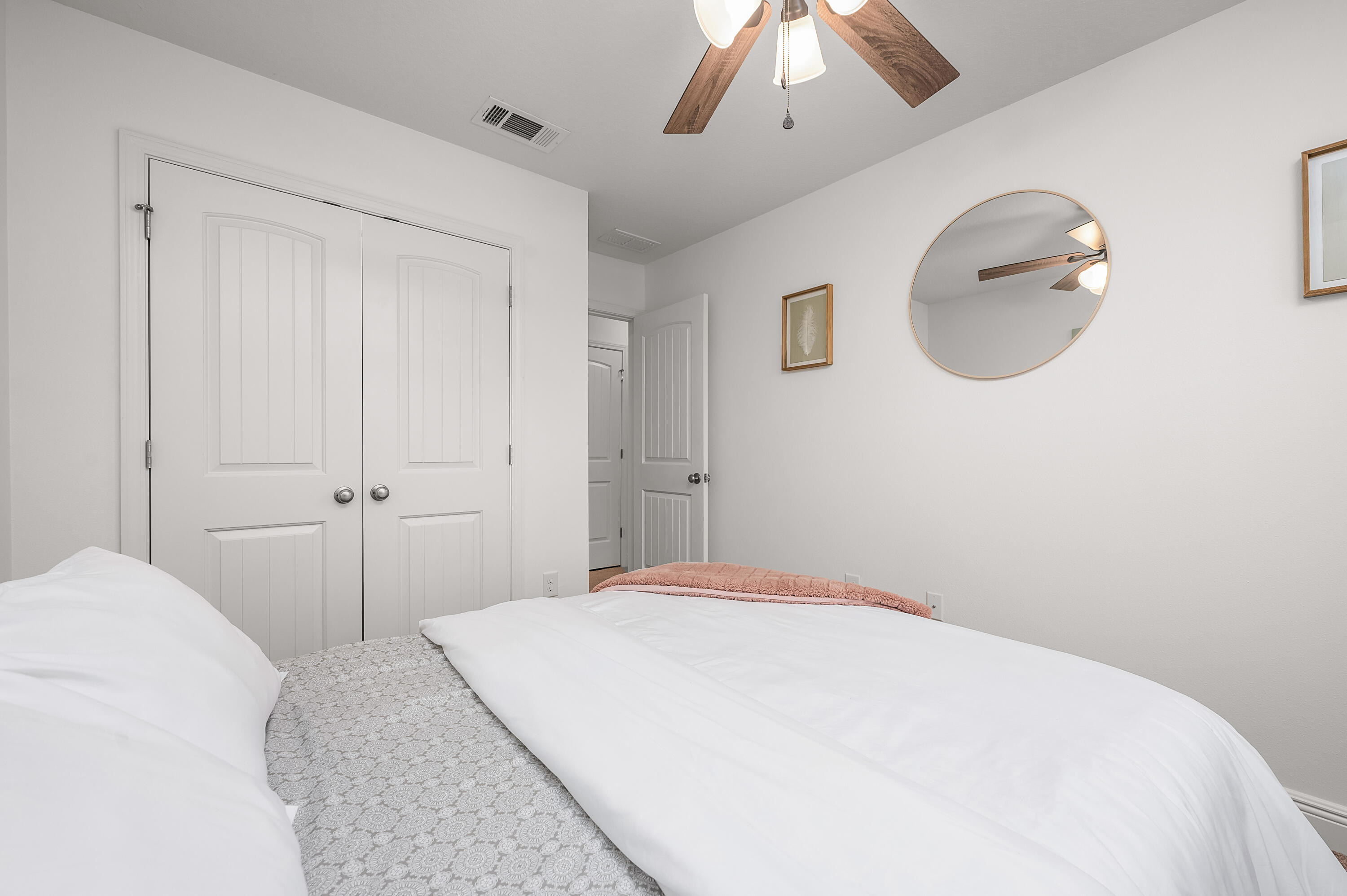 IRON HORSE T/H - Residential